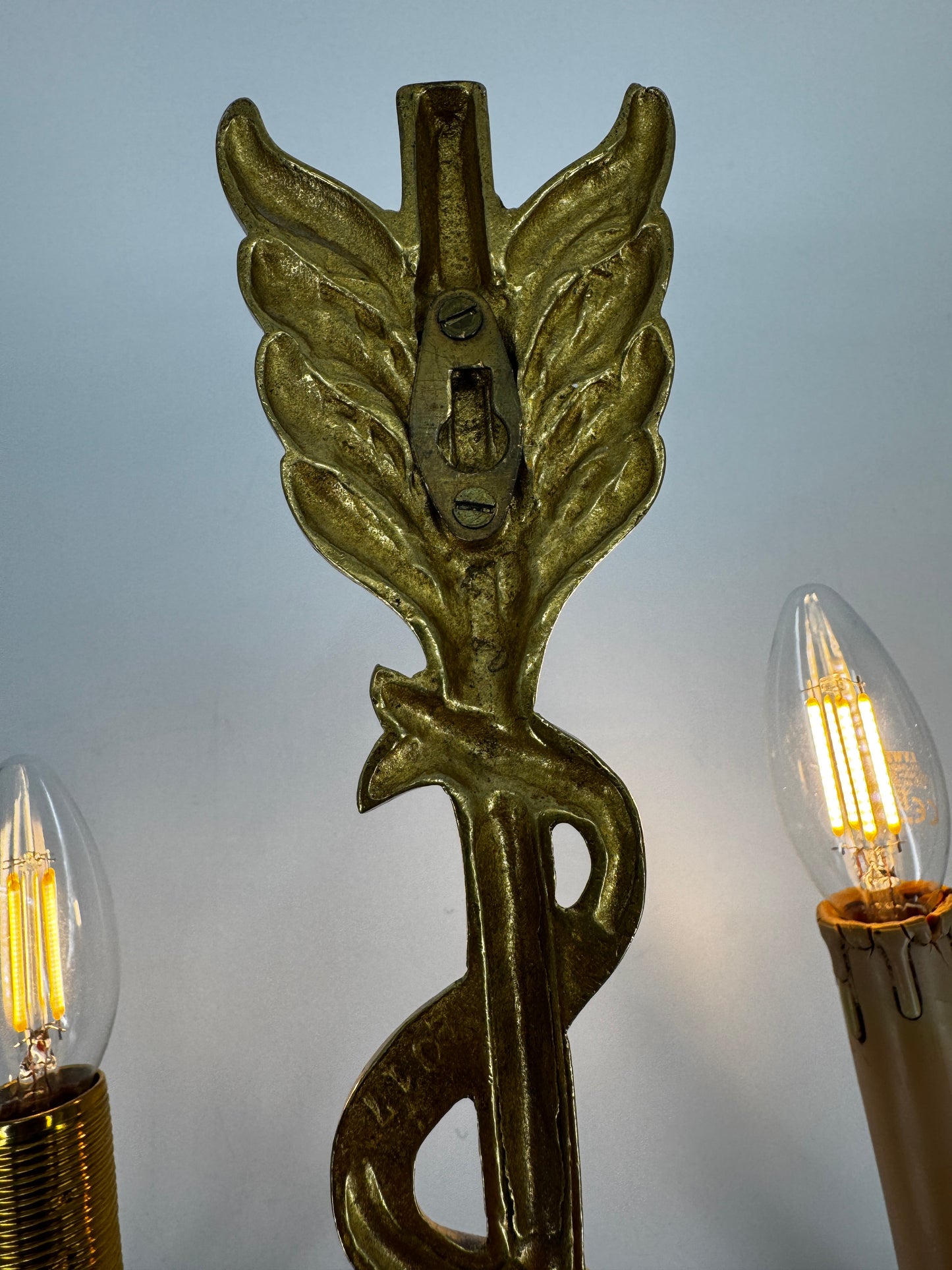 Art-déco-Wandlampe aus Bronze mit goldfarbener Patina