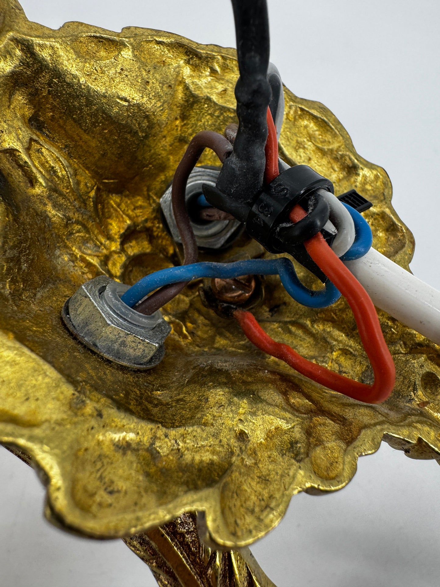 Art-déco-Wandlampe aus Bronze mit goldfarbener Patina