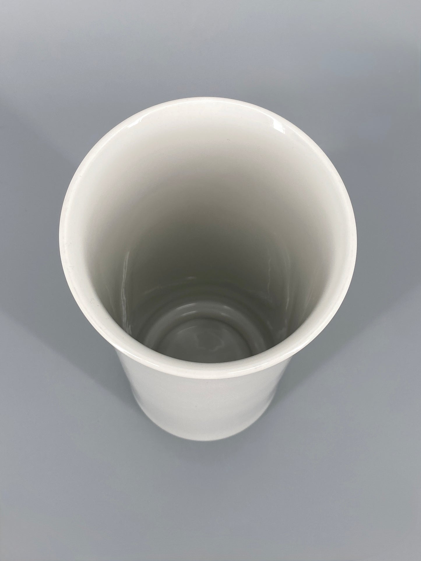 Weiß glasierte Zylindervase von Marguerite Friedlaender für KPM, 1. Wahl