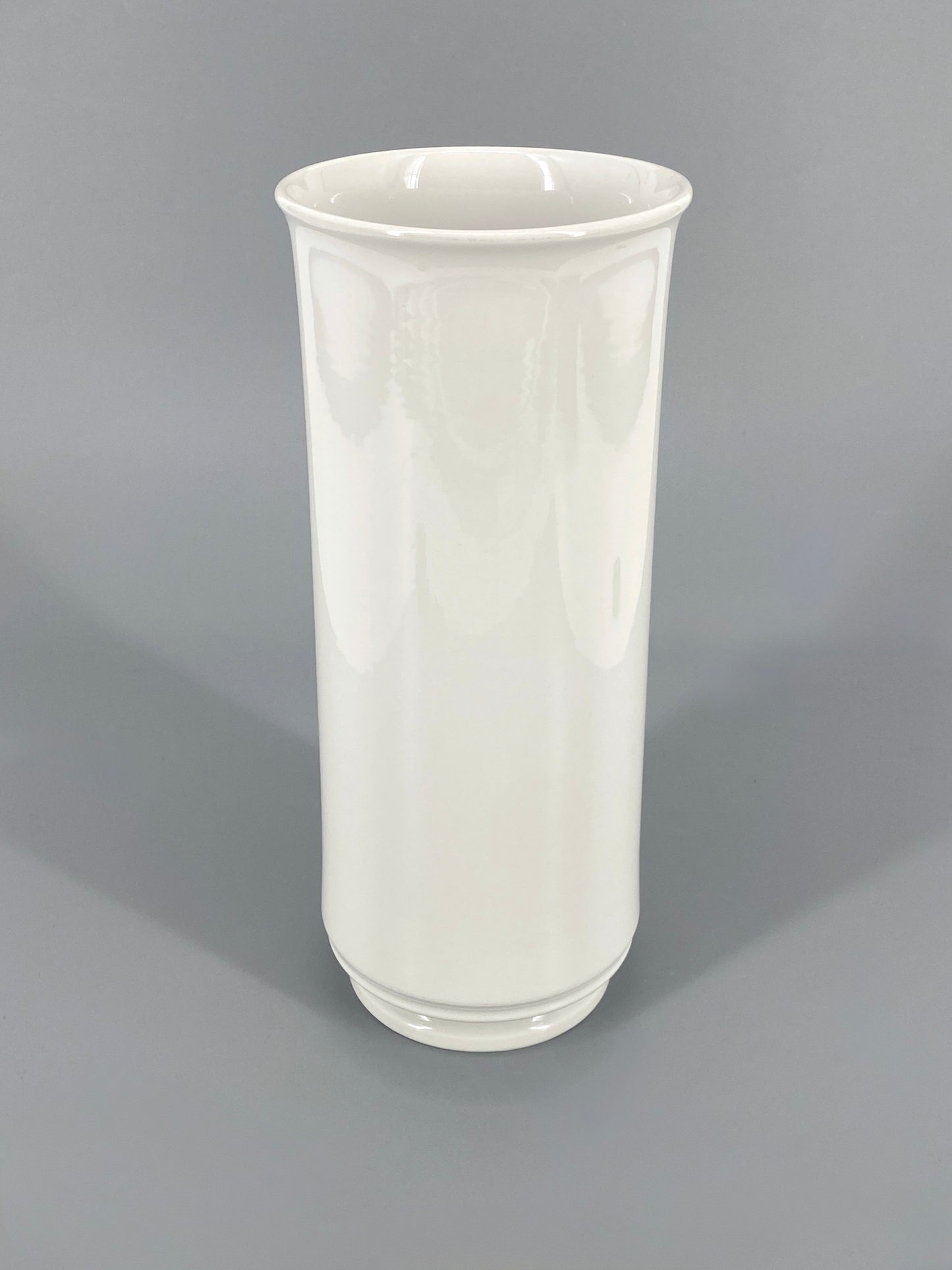 Weiß glasierte Zylindervase von Marguerite Friedlaender für KPM, 1. Wahl