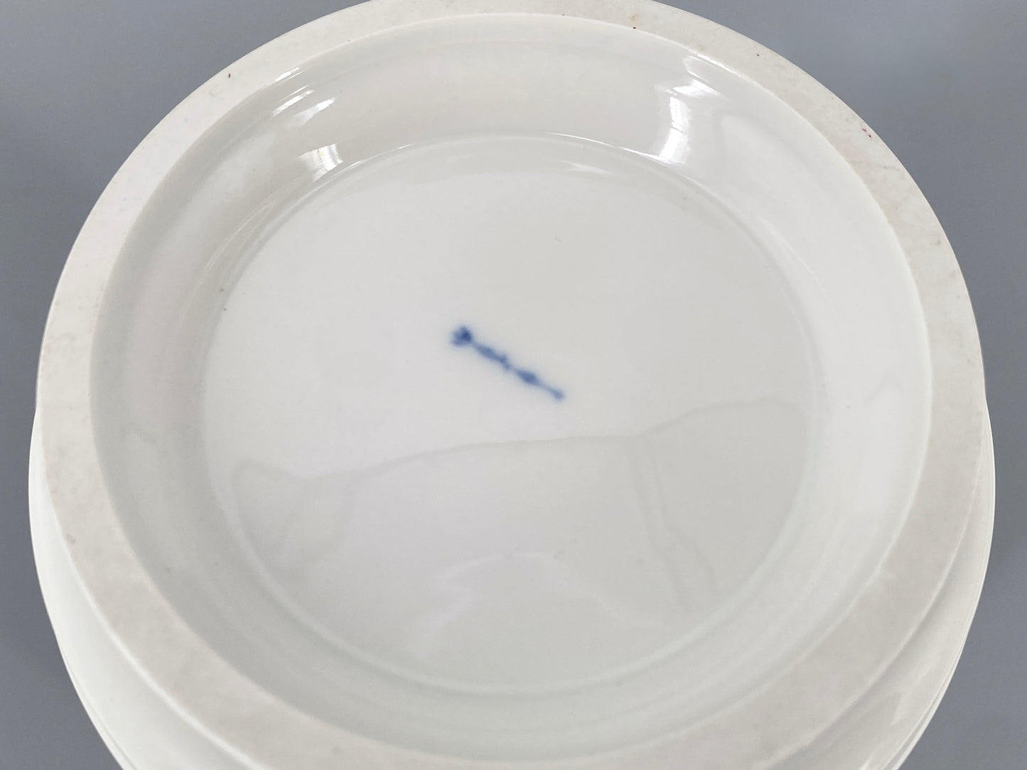 Weiß glasierte Zylindervase von Marguerite Friedlaender für KPM, 1. Wahl