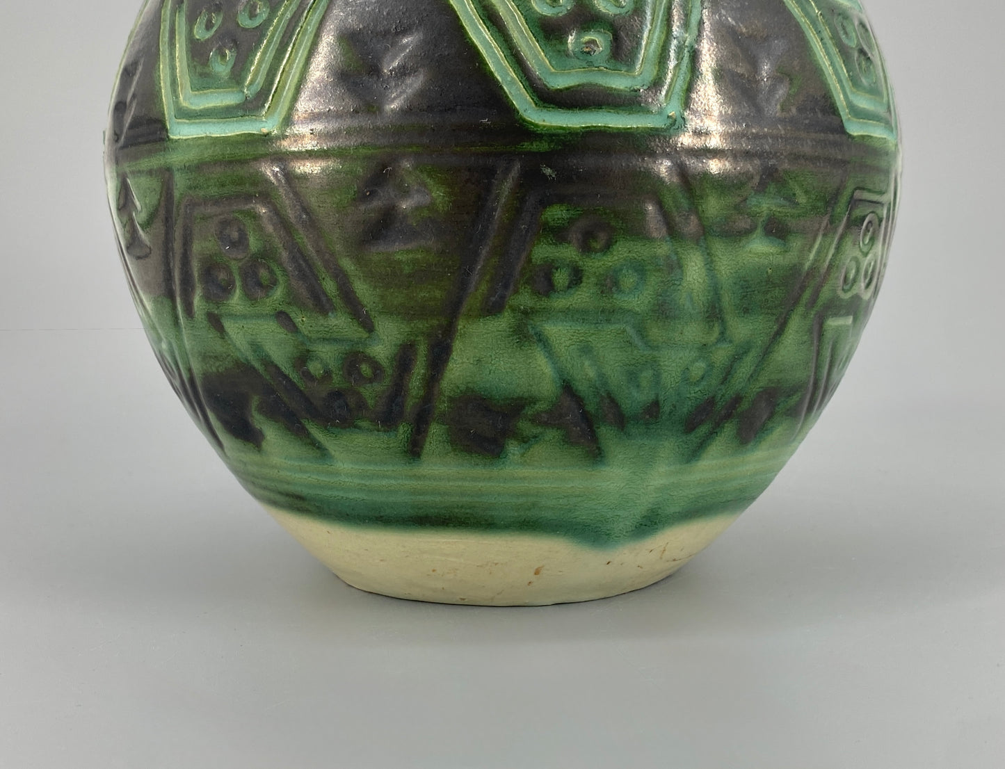 Bauchige Keramikvase mit irisierender Glasur aus Finnland