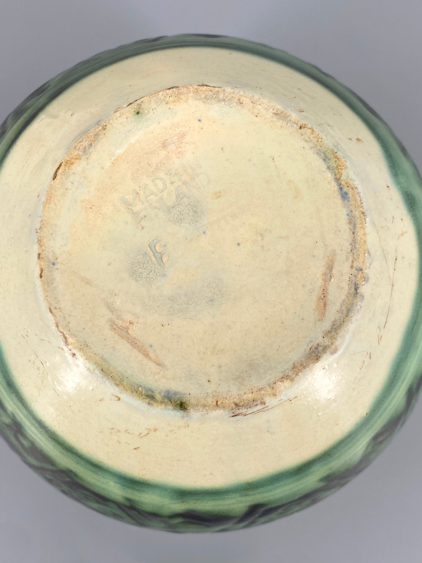 Bauchige Keramikvase mit irisierender Glasur aus Finnland