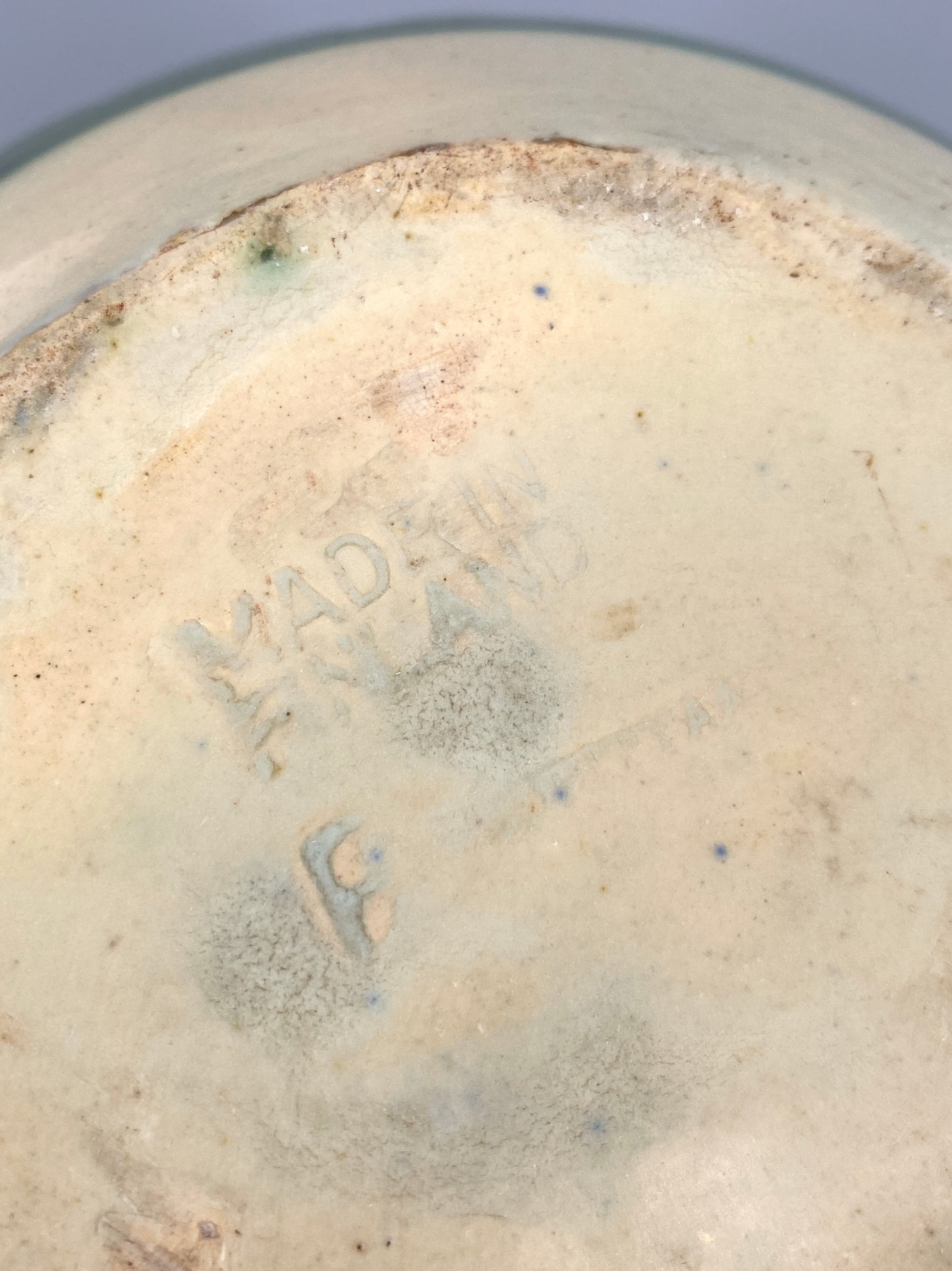 Bauchige Keramikvase mit irisierender Glasur aus Finnland