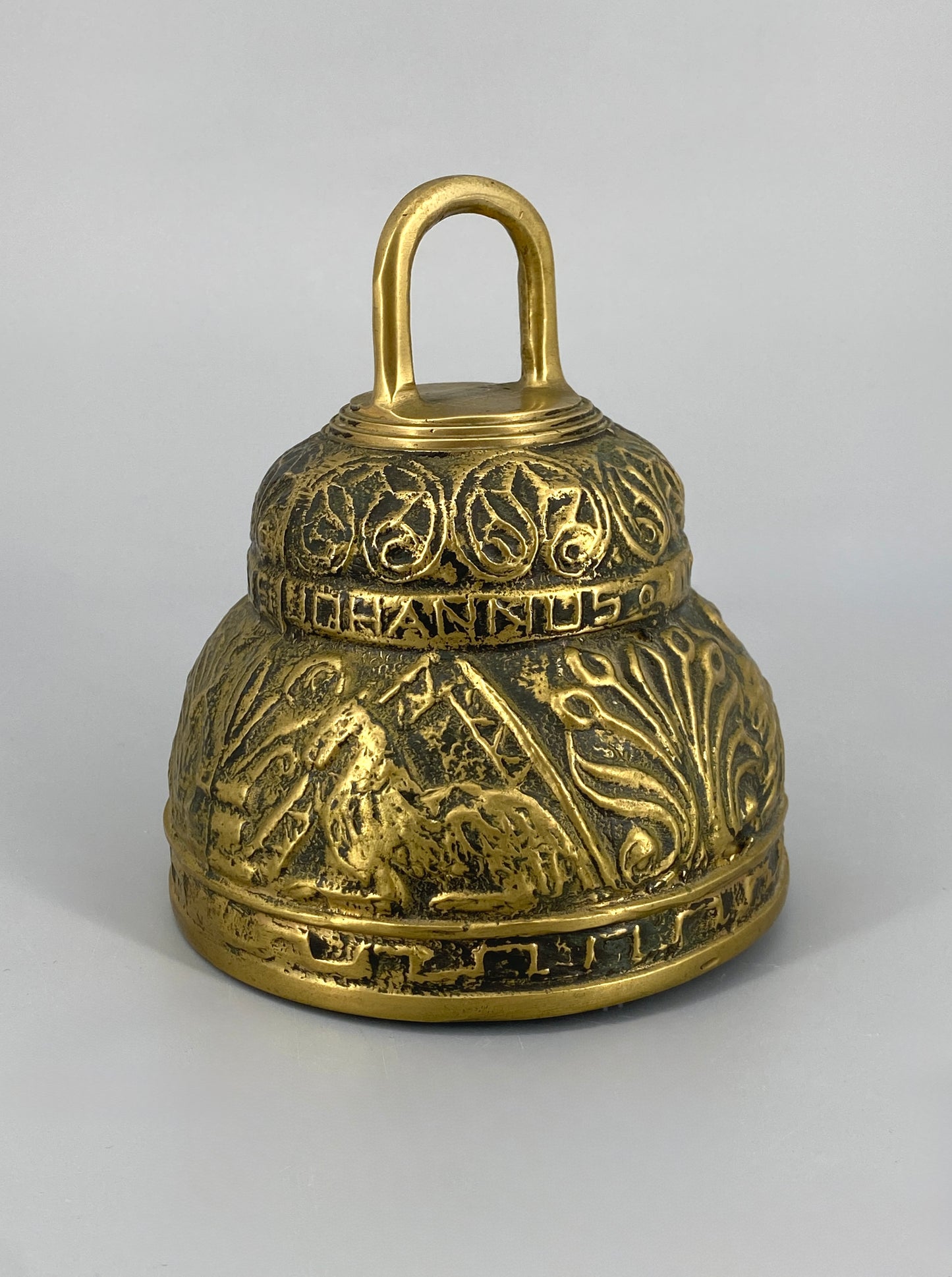 Glocke aus Bronze mit Tiermotiven
