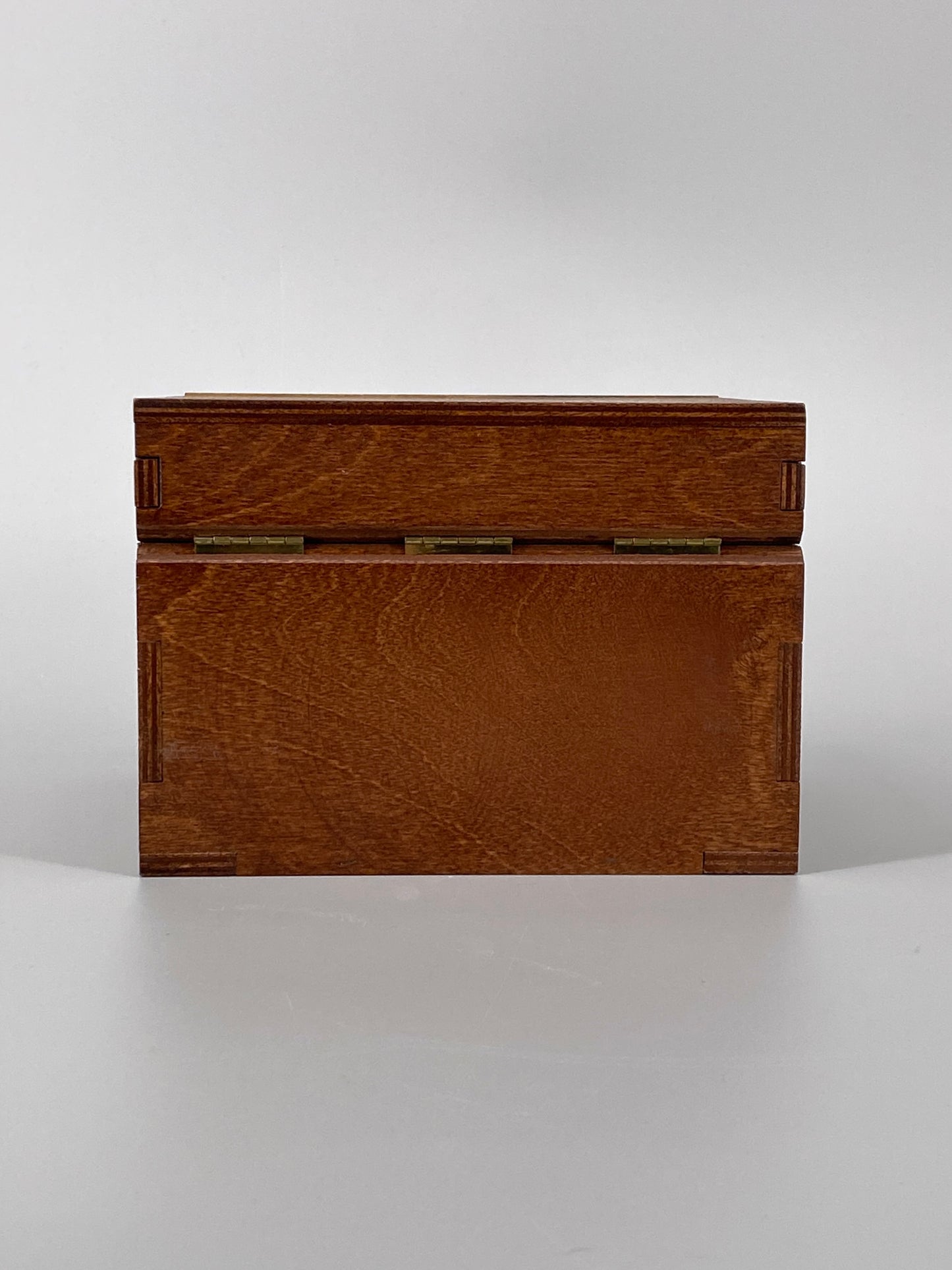 Vintage Schatulle aus Holz mit Geometrischem Muster