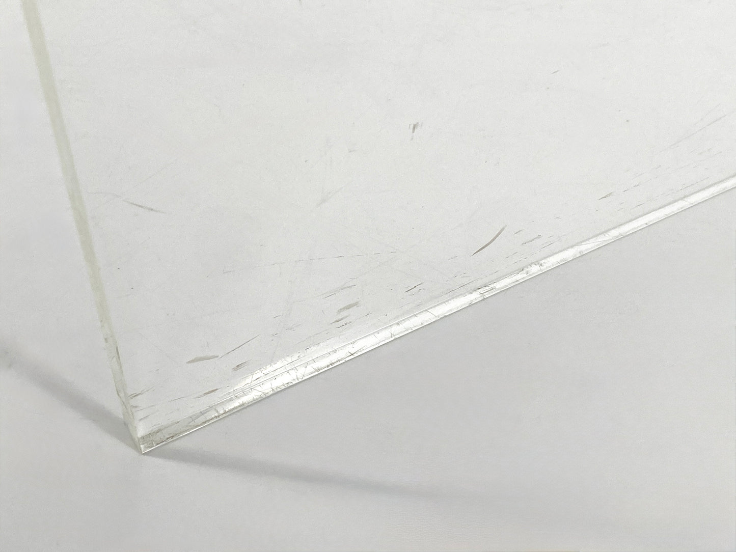 Beistelltisch / Couchtisch aus klarem, farblosem Acrylglas, 70er