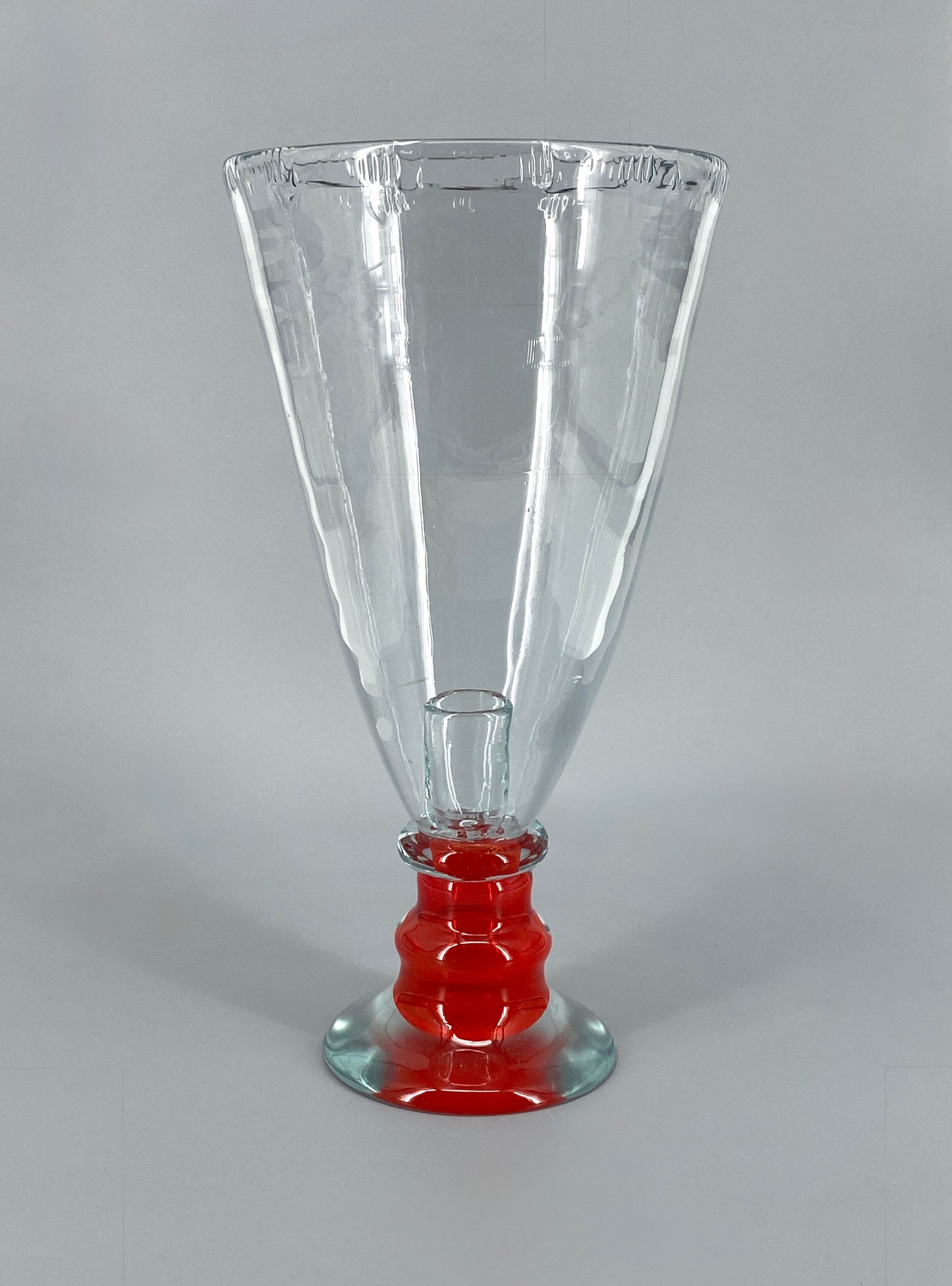 Vase oder Kerzenhalter aus rotem und transparentem Muranoglas, kelchförmig, handgefertigt