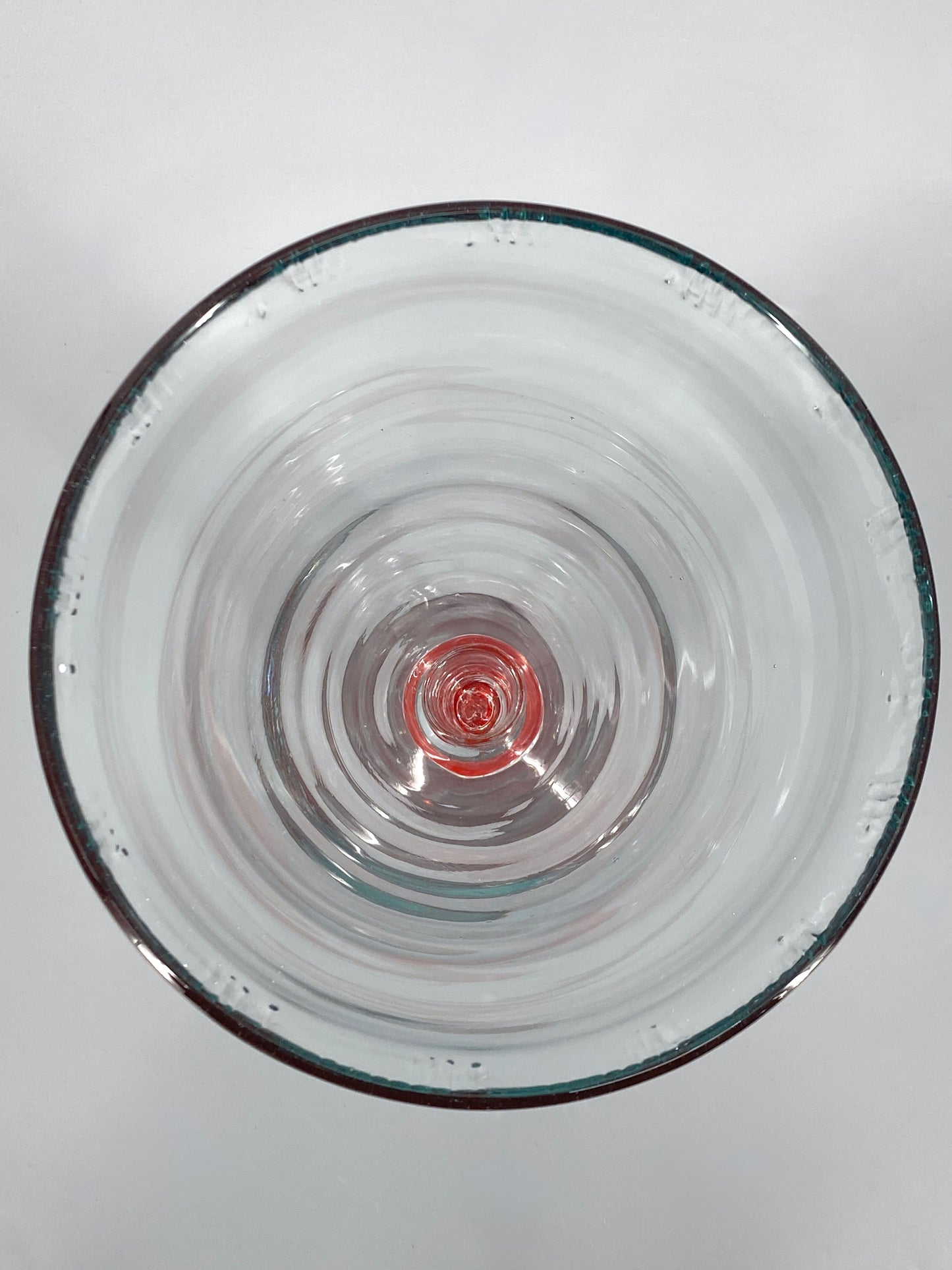 Vase oder Kerzenhalter aus rotem und transparentem Muranoglas, kelchförmig, handgefertigt