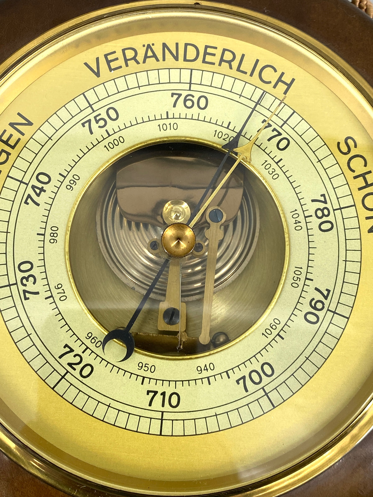 rundes Wandbarometer von SFV aus Holz, misst den Luftdruck, Deutschland