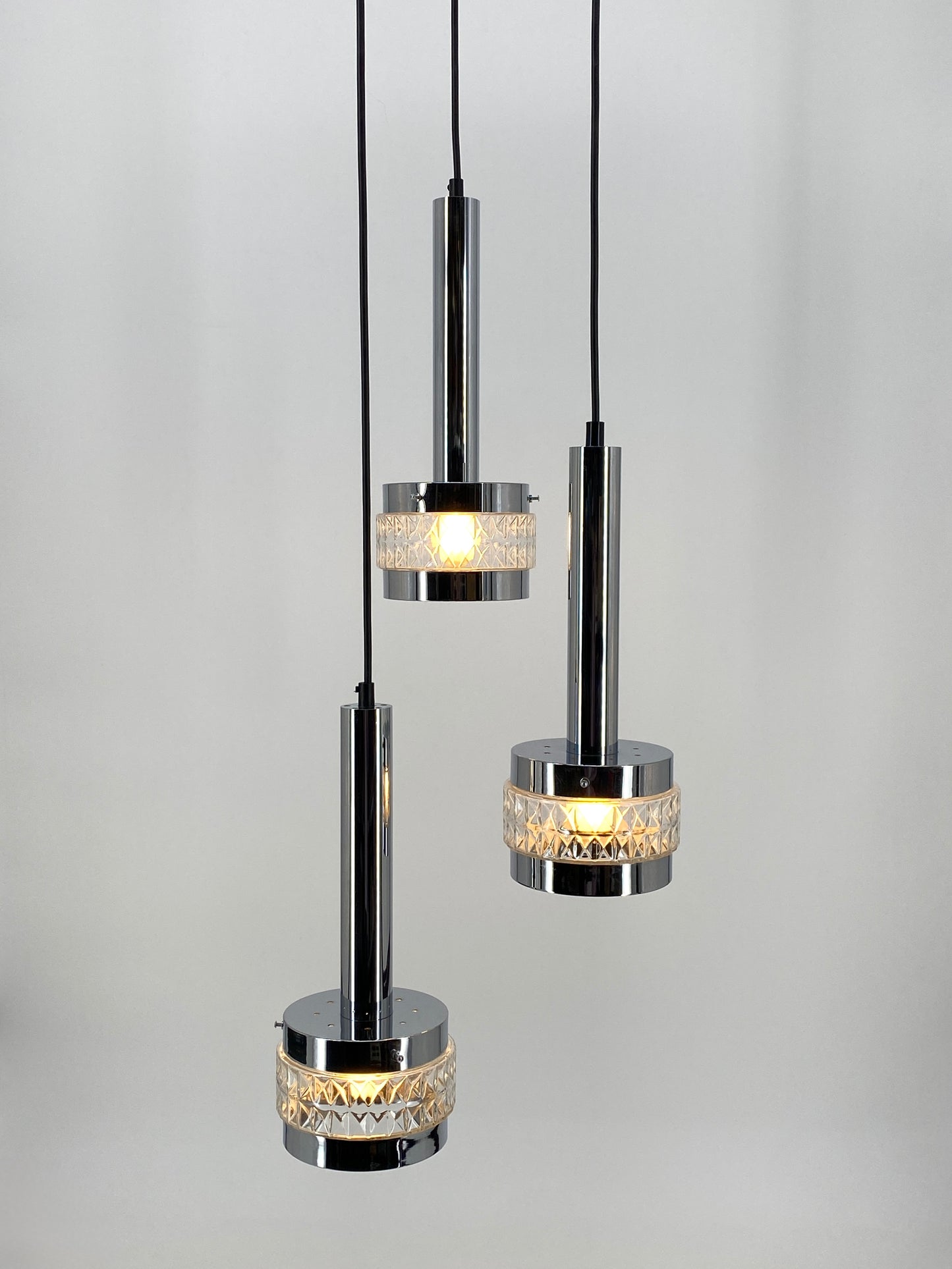 Verchromte Kaskadenlampe mit facettierten Glasschirmen, 60er