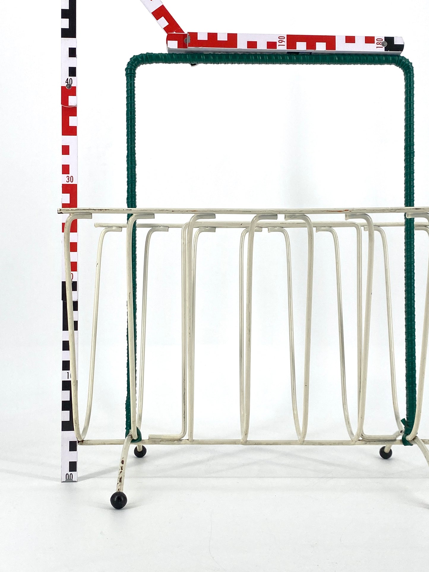 String Zeitungsständer aus weiß lackiertem Metall, Deutschland 50er