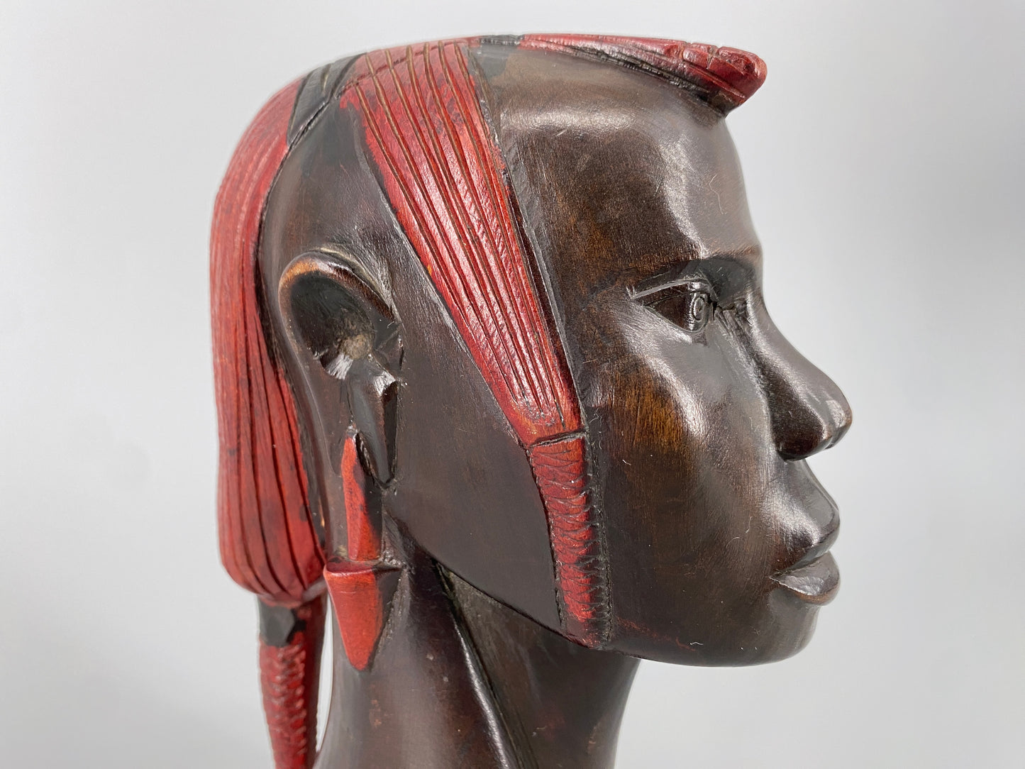 Skulptur eines Massai Kriegers aus Holz, Afrika, 20. Jh.