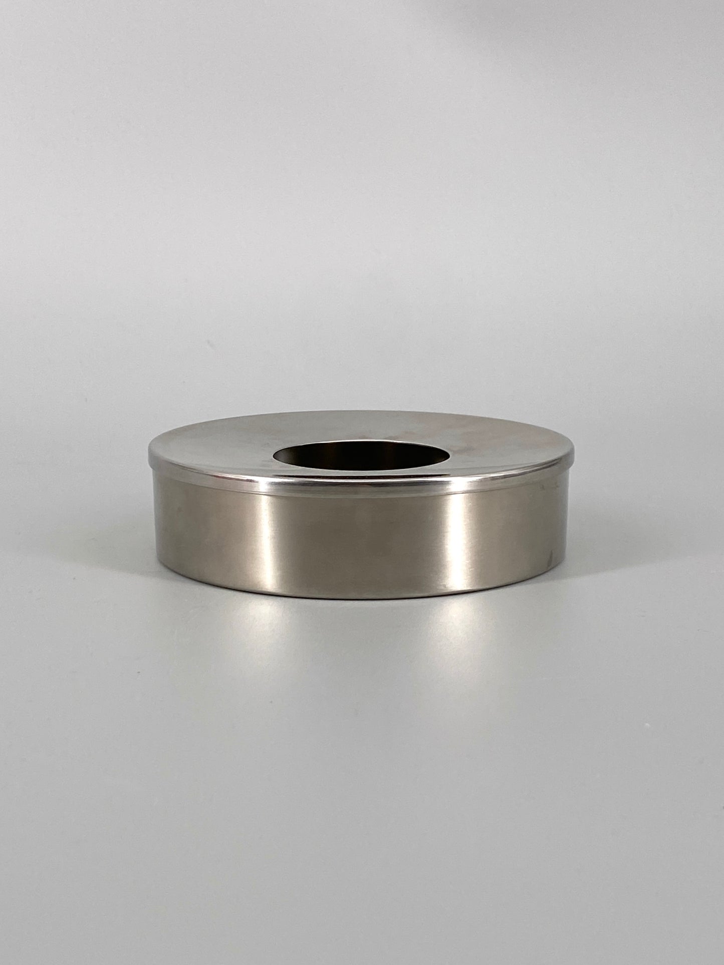 "Cylinda" Aschenbecher aus Edelstahl von Stelton,  Peter Holmblad und Arne Jacobsen, Dänemark, 1967