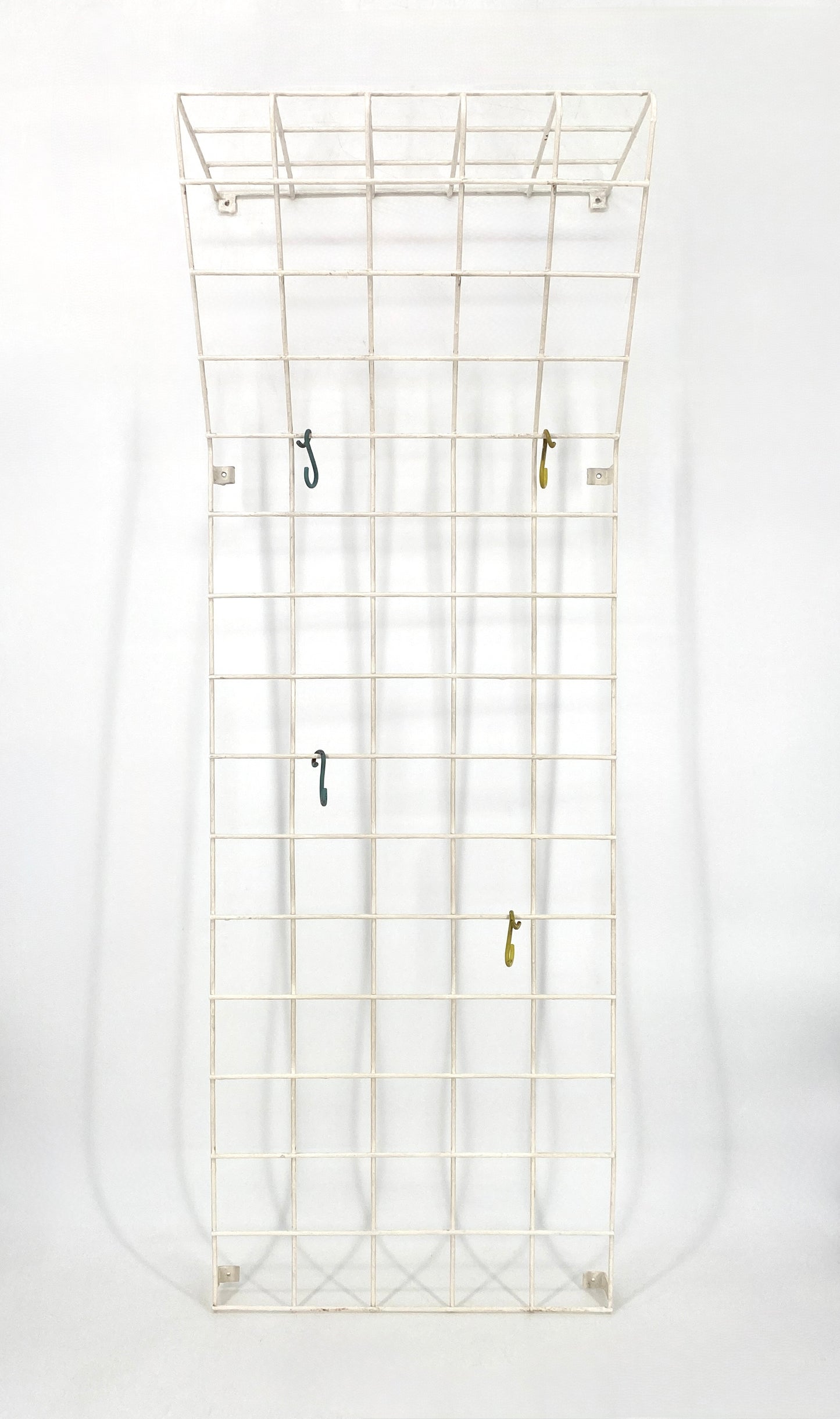 Wandgarderobe aus weiß lackiertem Metall, Karl Fichtel zugeschrieben, 50er