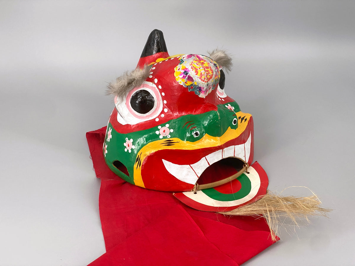 chinesische Drachenkopf Maske aus Pappmaché "Löwentanz", 20. Jahrhundert