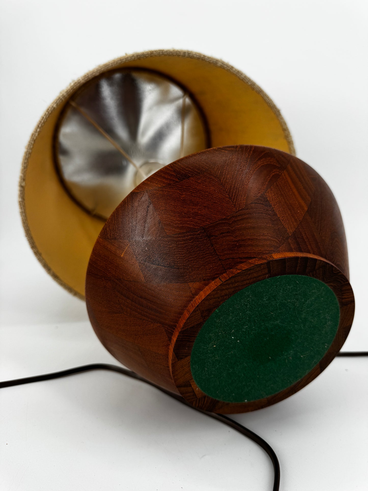 Skulpturale Dänische Lampe aus Holz