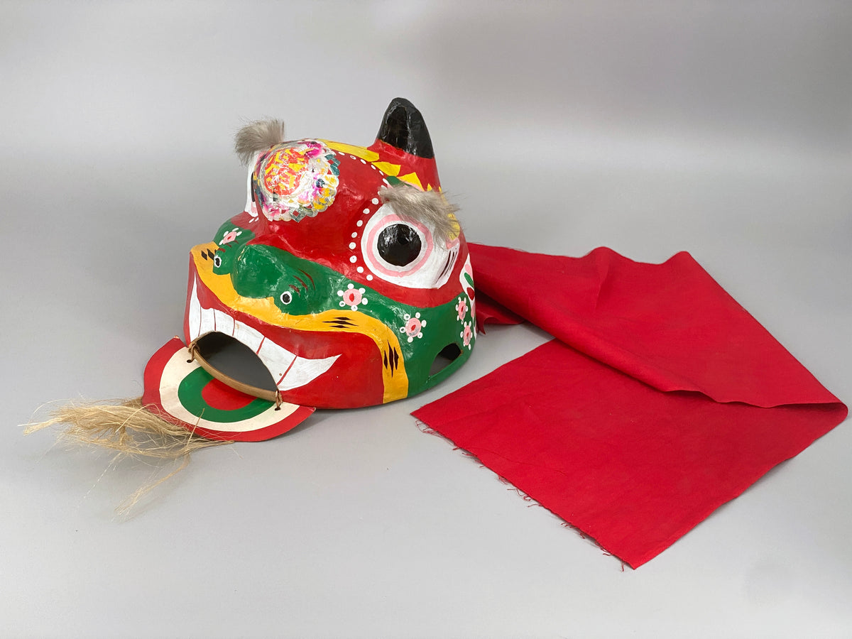 chinesische Drachenkopf Maske aus Pappmaché "Löwentanz", 20. Jahrhundert