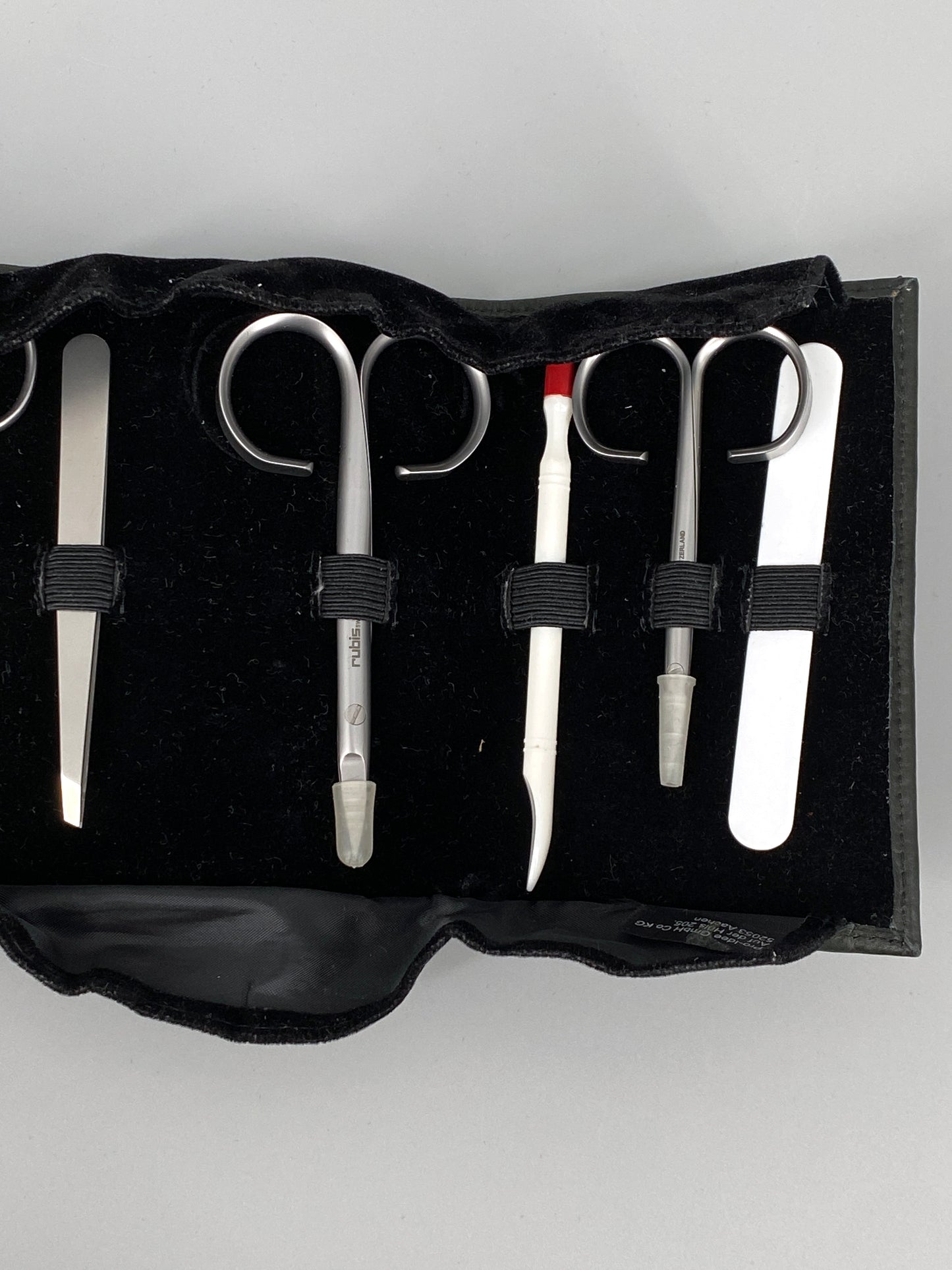 7-Teiliges Maniküre/Pediküre Set von Pro-Idee mit Utensilien von Dovo und Rubis