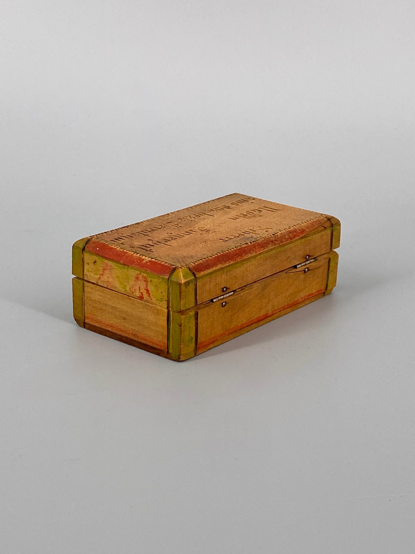 Antike Holz Schatulle mit Bauernmalerei und einer Aufschrift, 20. Jh