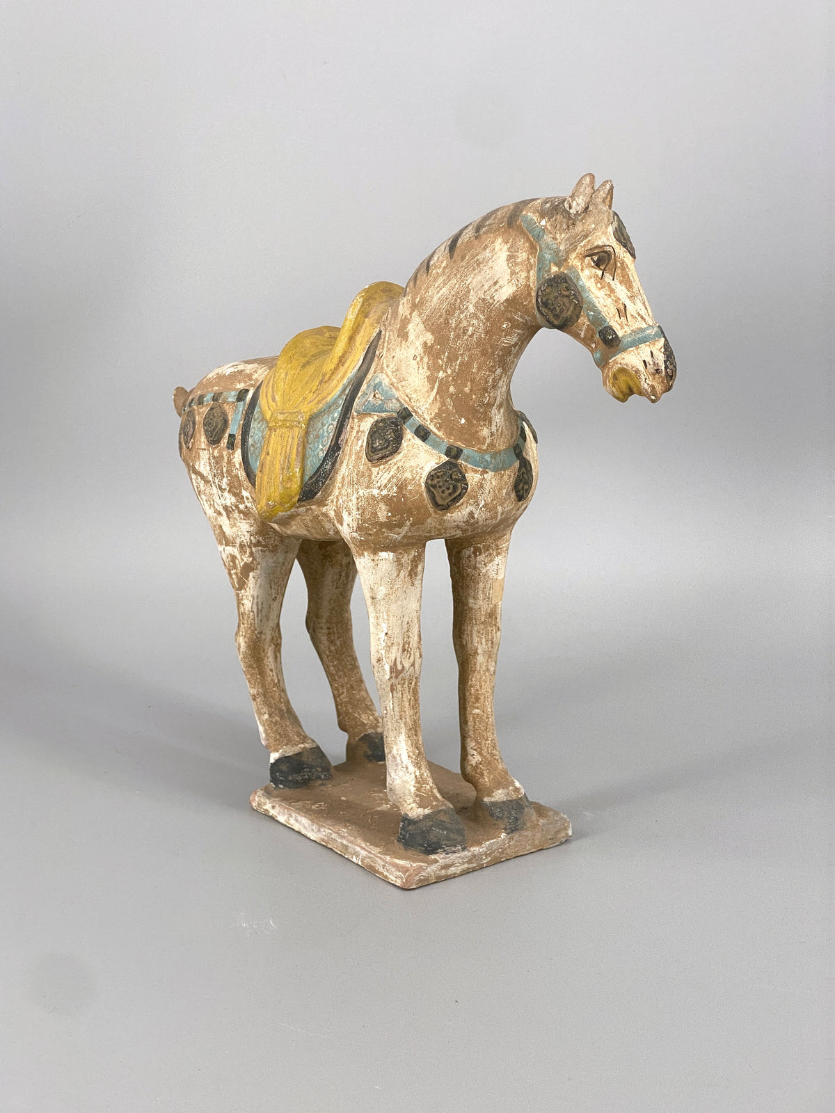 chinesische Pferdefigur aus Terrakotta