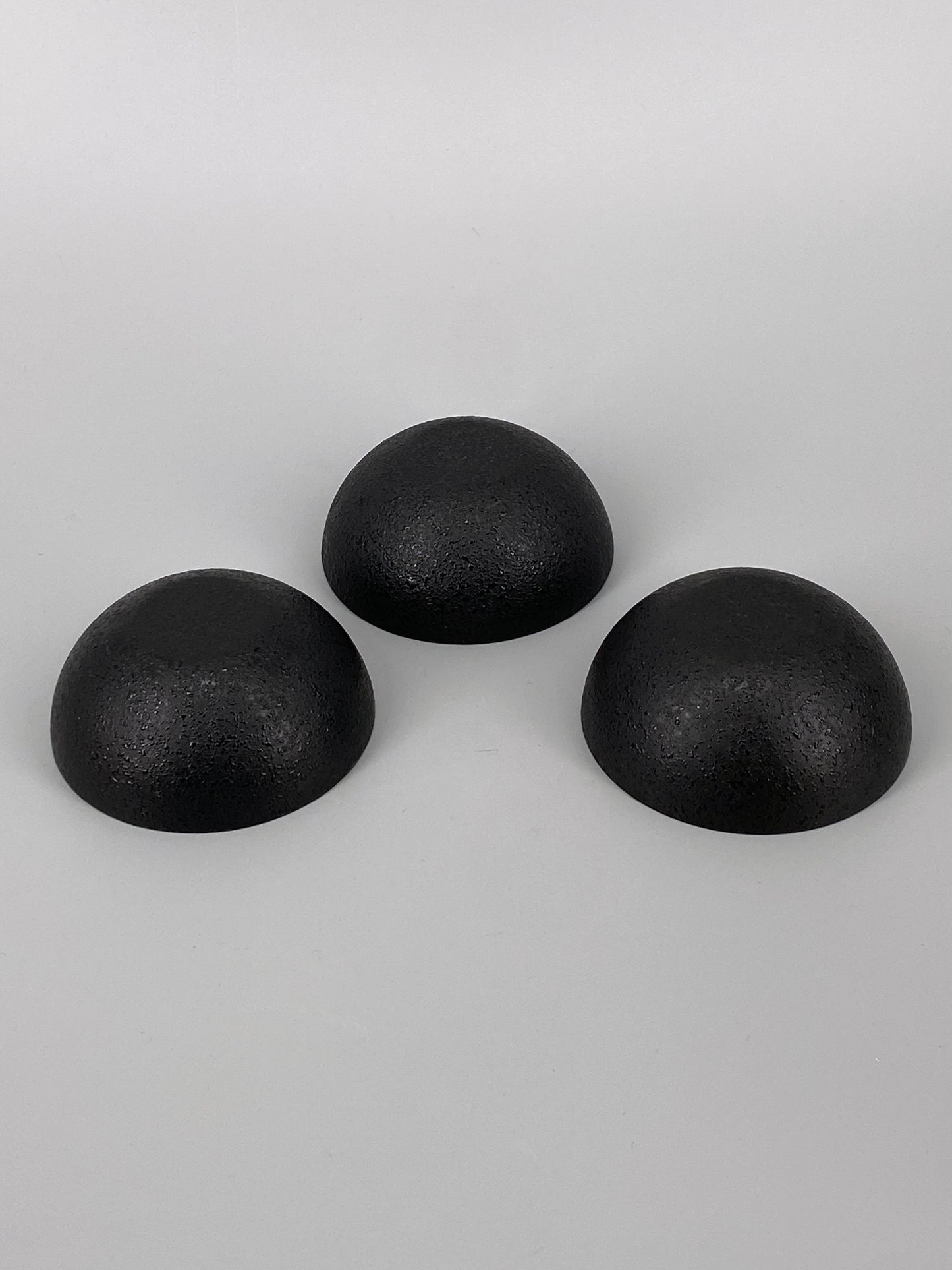 4 Mid Century Emaille Schalen, außen strukturiert – innen farbig, 1960er