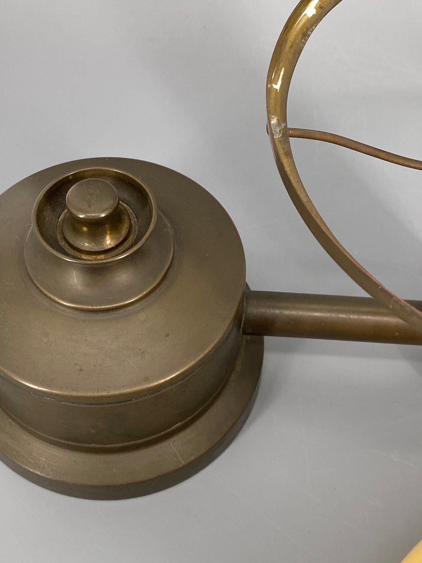 Vintage Tischlampe im Petroleum Stil