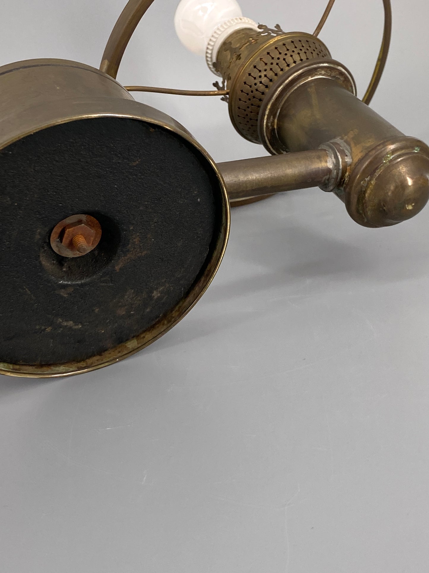 Vintage Tischlampe im Petroleum Stil