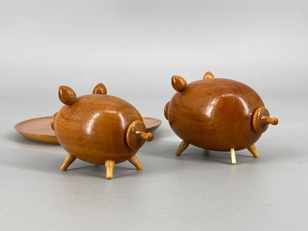 Mid Century Schweine als Salz- und Pfefferstreuer aus Holz, 1960er