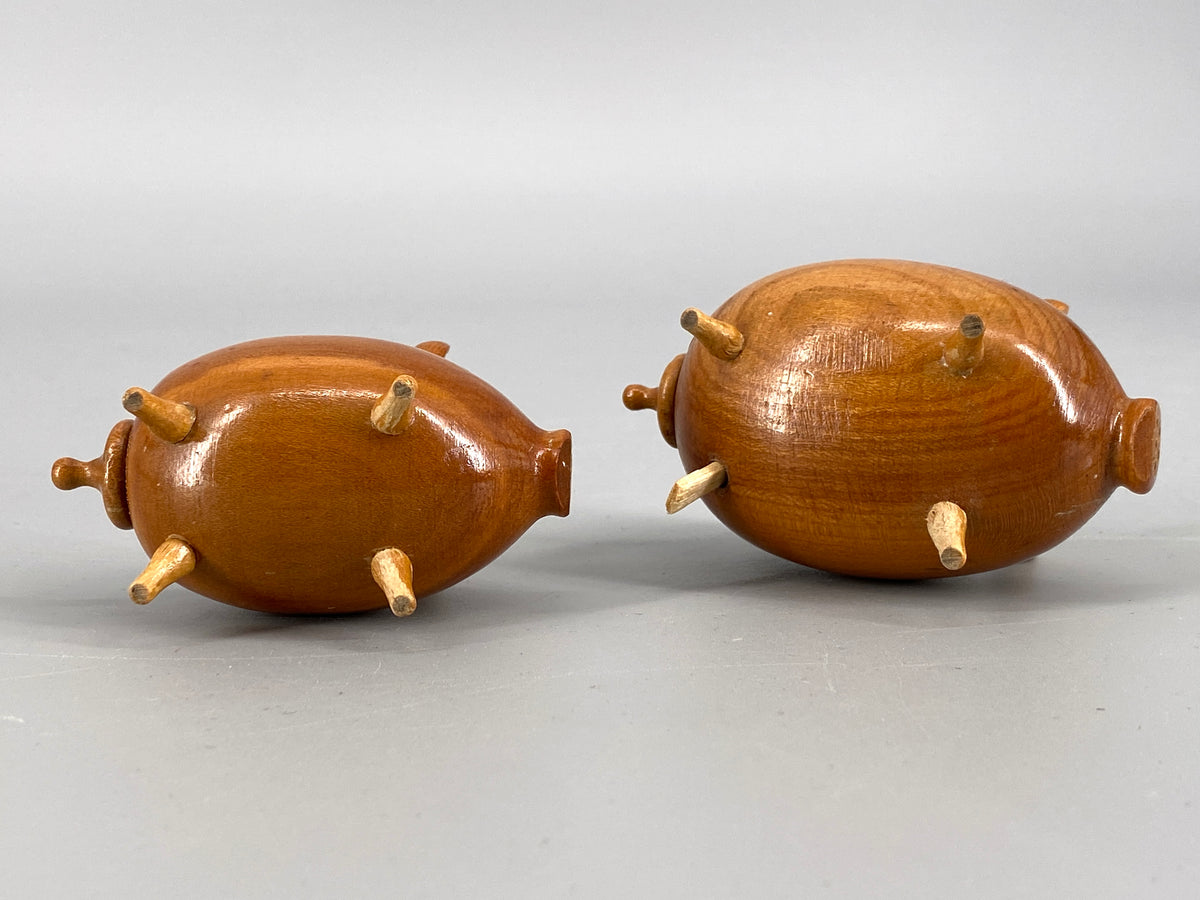 Mid Century Schweine als Salz- und Pfefferstreuer aus Holz, 1960er