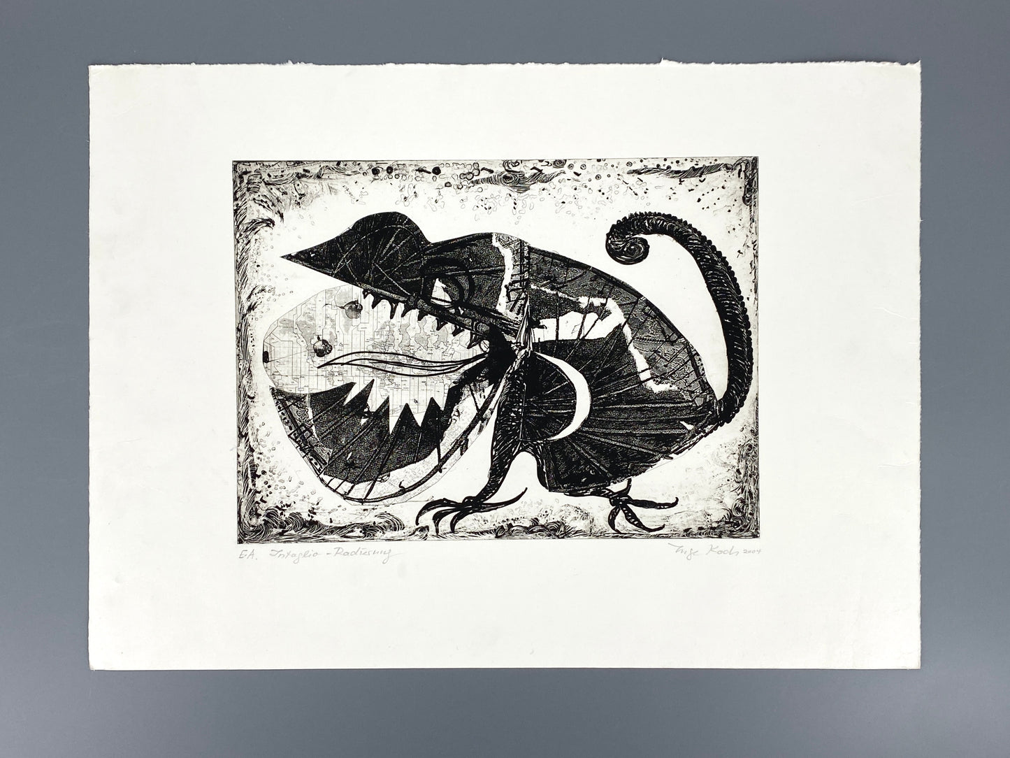 Spektakuläre Radiercollage mit einem Chamäleon von Inge Koch (1934–2016), 2004