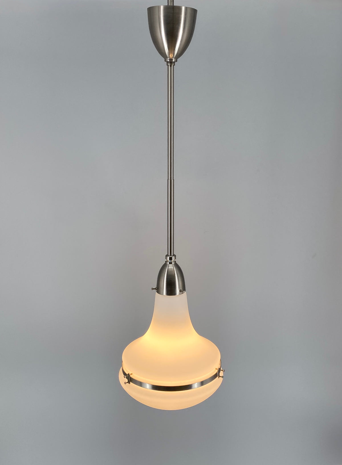 Hängelampe "PS 49" oder Luzette von Berliner Messinglampen, moderner Nachbau des Entwurfs von Peter Behrens um 1908