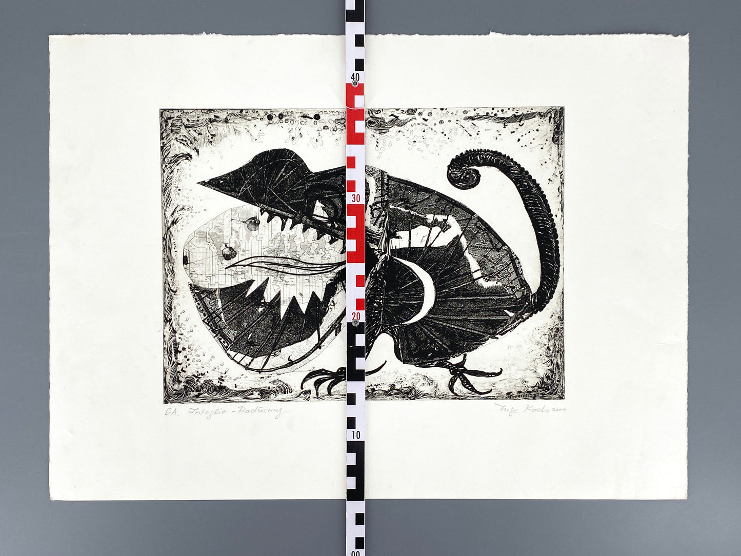 Spektakuläre Radiercollage mit einem Chamäleon von Inge Koch (1934–2016), 2004
