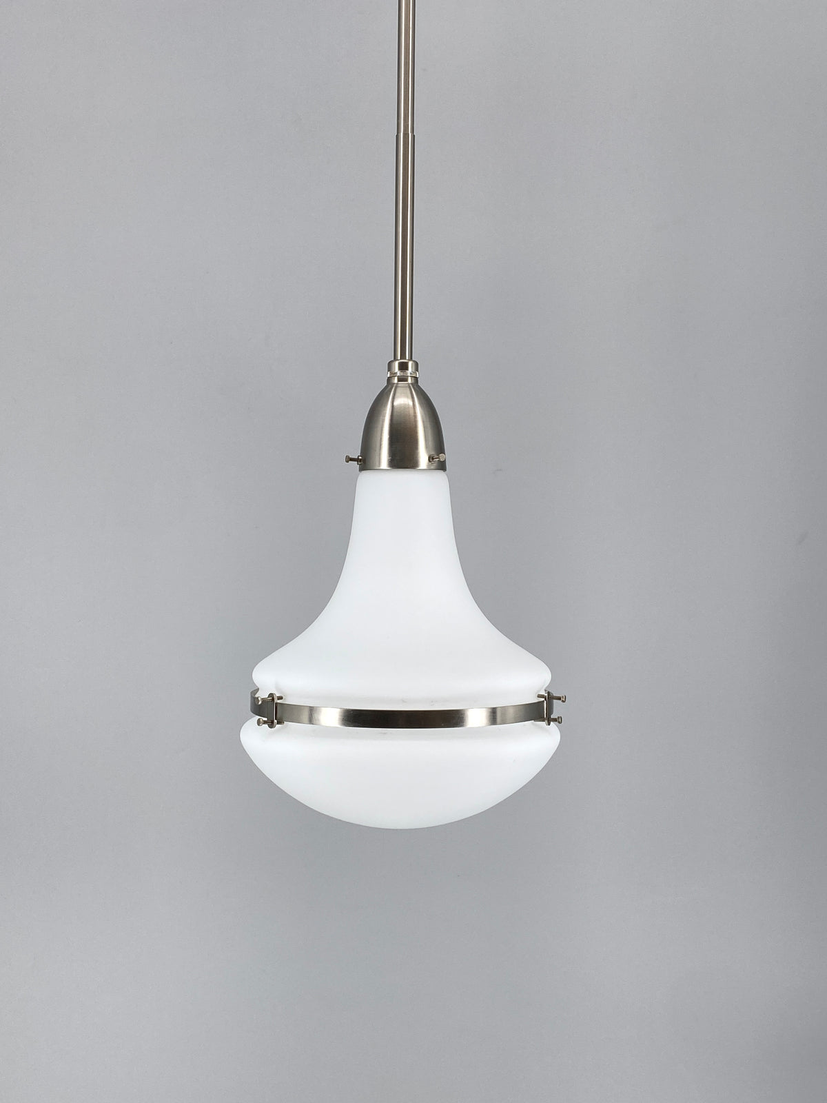 Hängelampe "PS 49" oder Luzette von Berliner Messinglampen, moderner Nachbau des Entwurfs von Peter Behrens um 1908