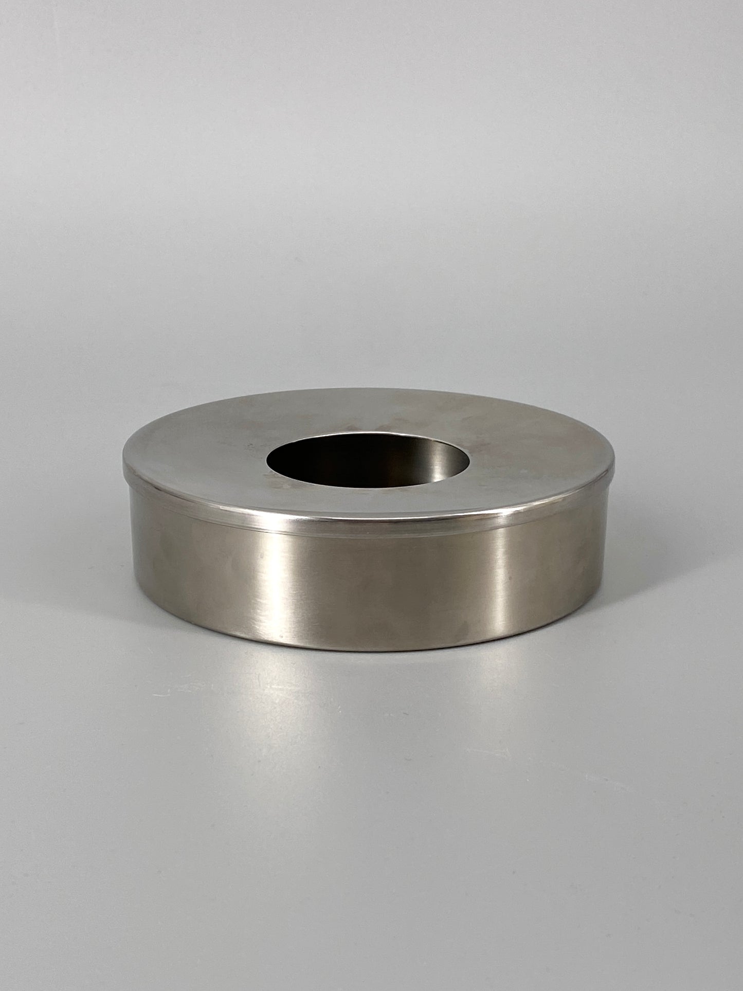 "Cylinda" Aschenbecher aus Edelstahl von Stelton,  Peter Holmblad und Arne Jacobsen, Dänemark, 1967