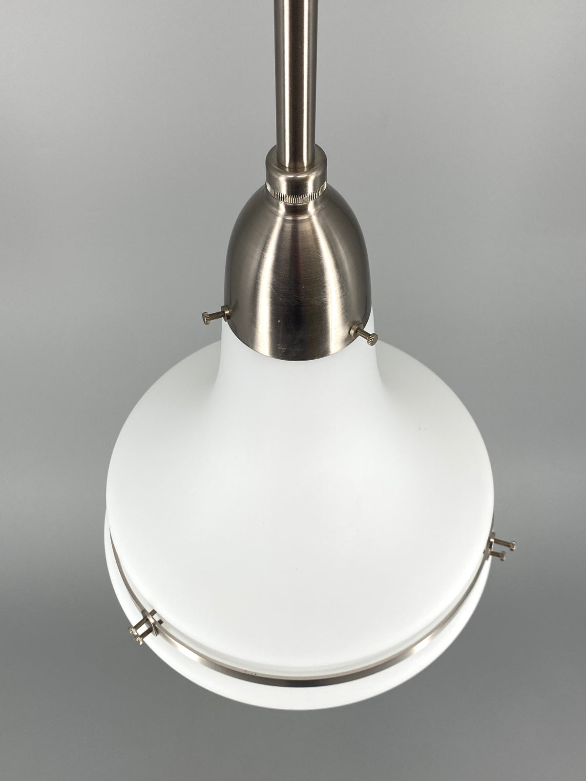 Hängelampe "PS 49" oder Luzette von Berliner Messinglampen, moderner Nachbau des Entwurfs von Peter Behrens um 1908