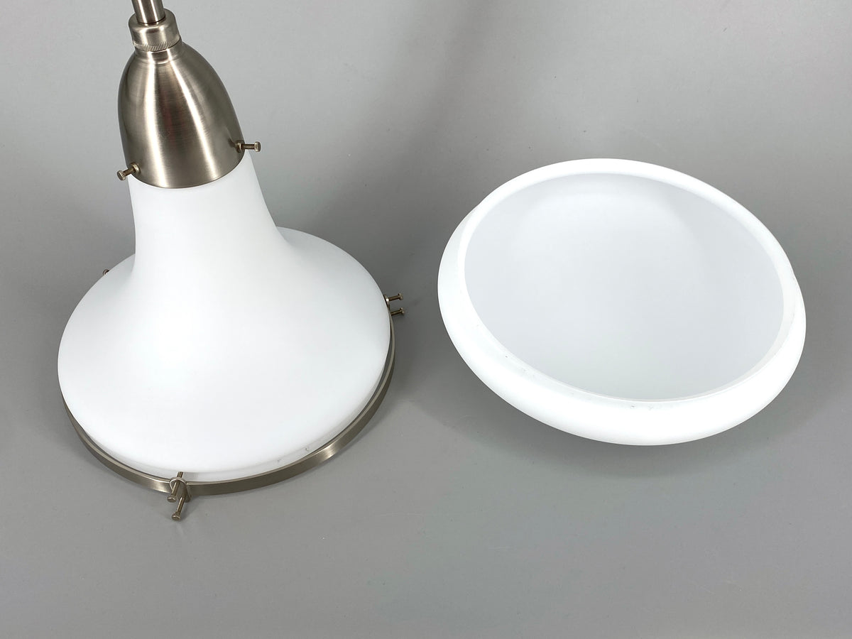 Hängelampe "PS 49" oder Luzette von Berliner Messinglampen, moderner Nachbau des Entwurfs von Peter Behrens um 1908