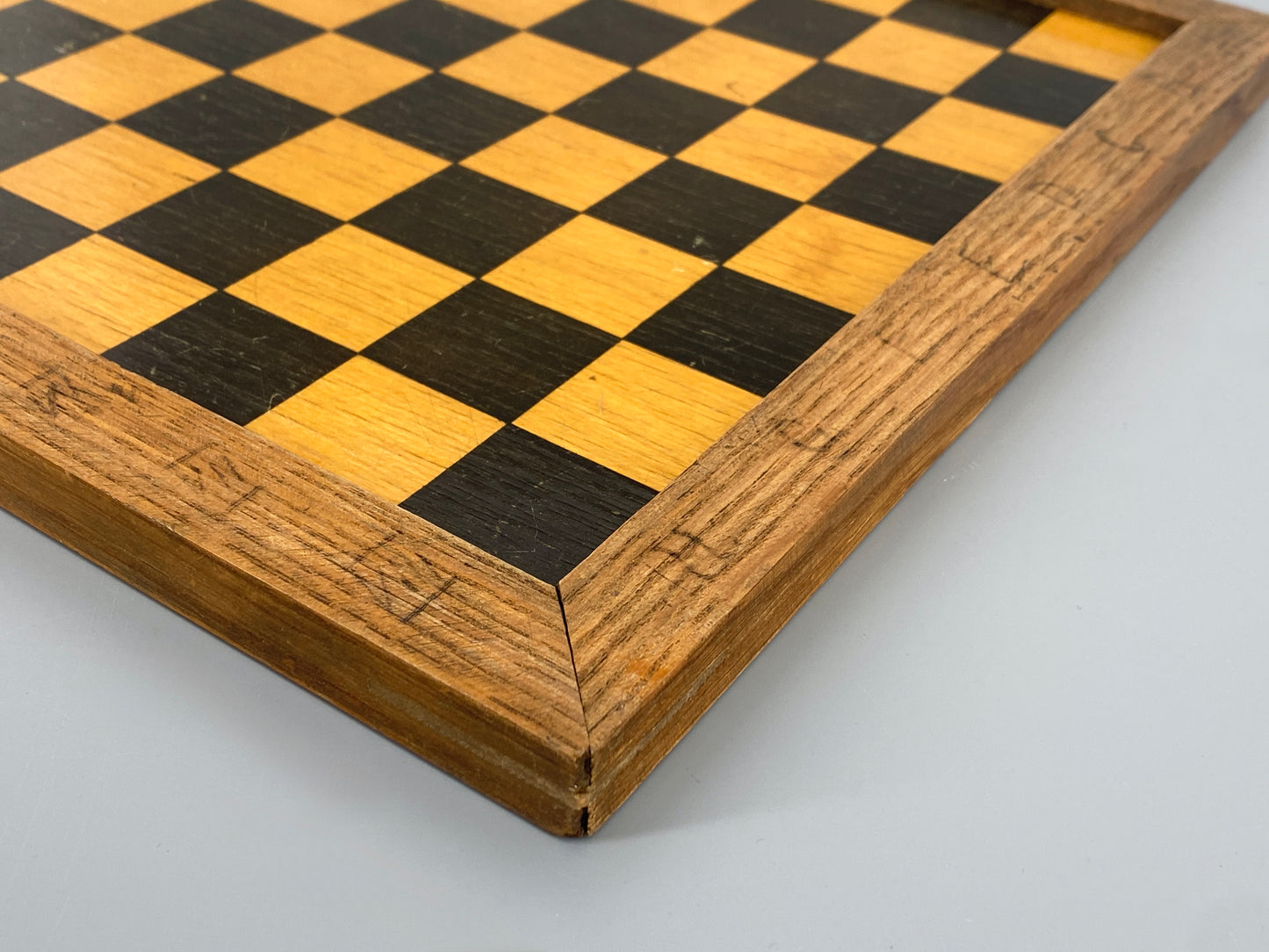 Vintage Schachbrett aus Holz, gemalt, lackiert