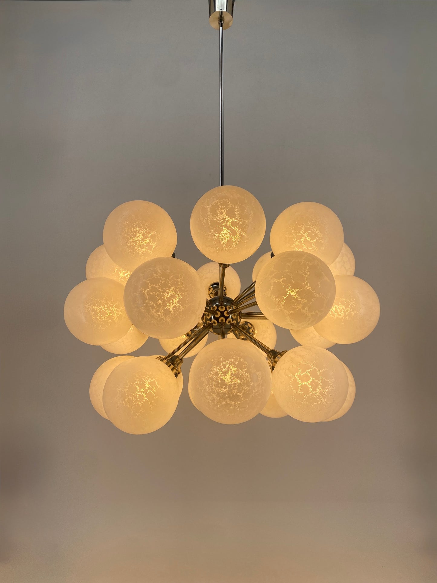 Space Age Sputnik Kronleuchter, 24-flammig, Rupert Nikoll zugeschrieben, Österreich 1970er