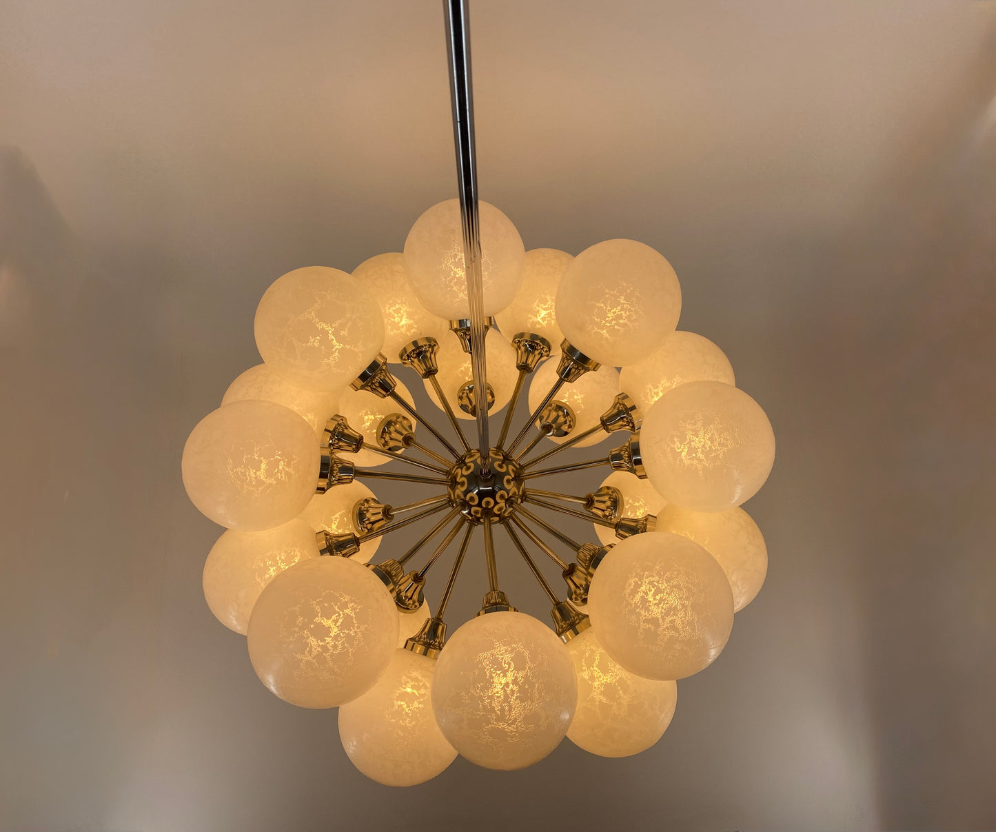 Space Age Sputnik Kronleuchter, 24-flammig, Rupert Nikoll zugeschrieben, Österreich 1970er