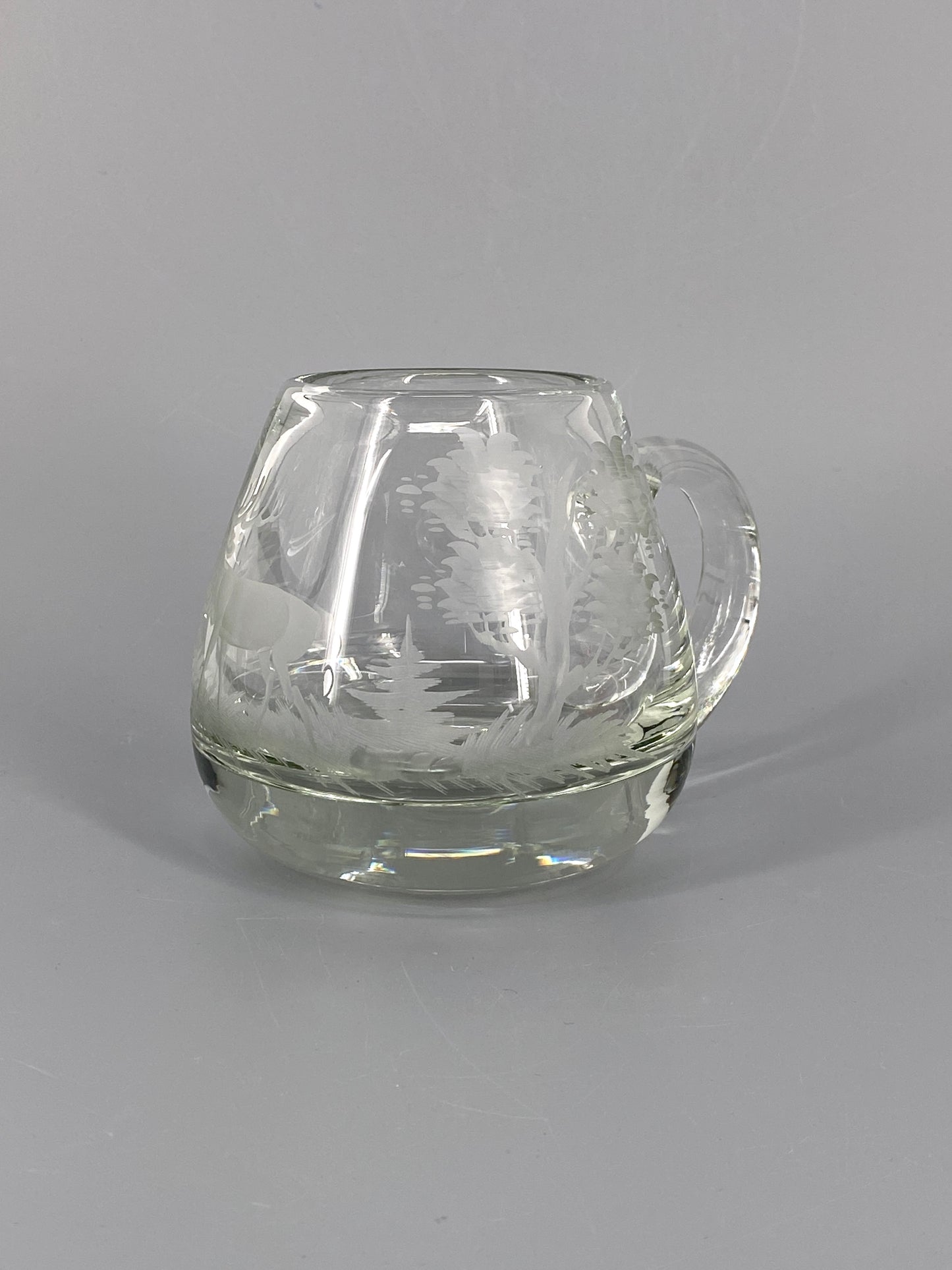 Kristallglas Krug mit filigraner Gravur, Hirsch und Wald Dekor