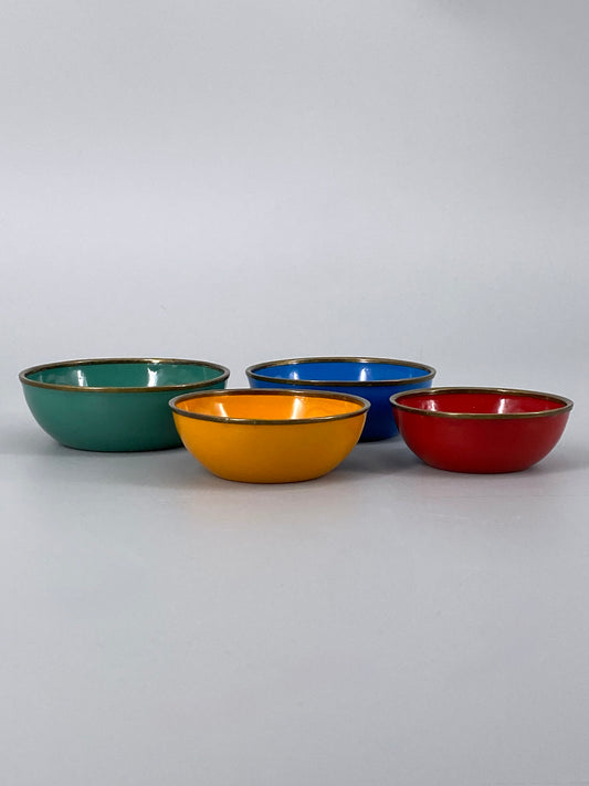 4 kleine, bunte Servierschalen aus Emaille, 60er