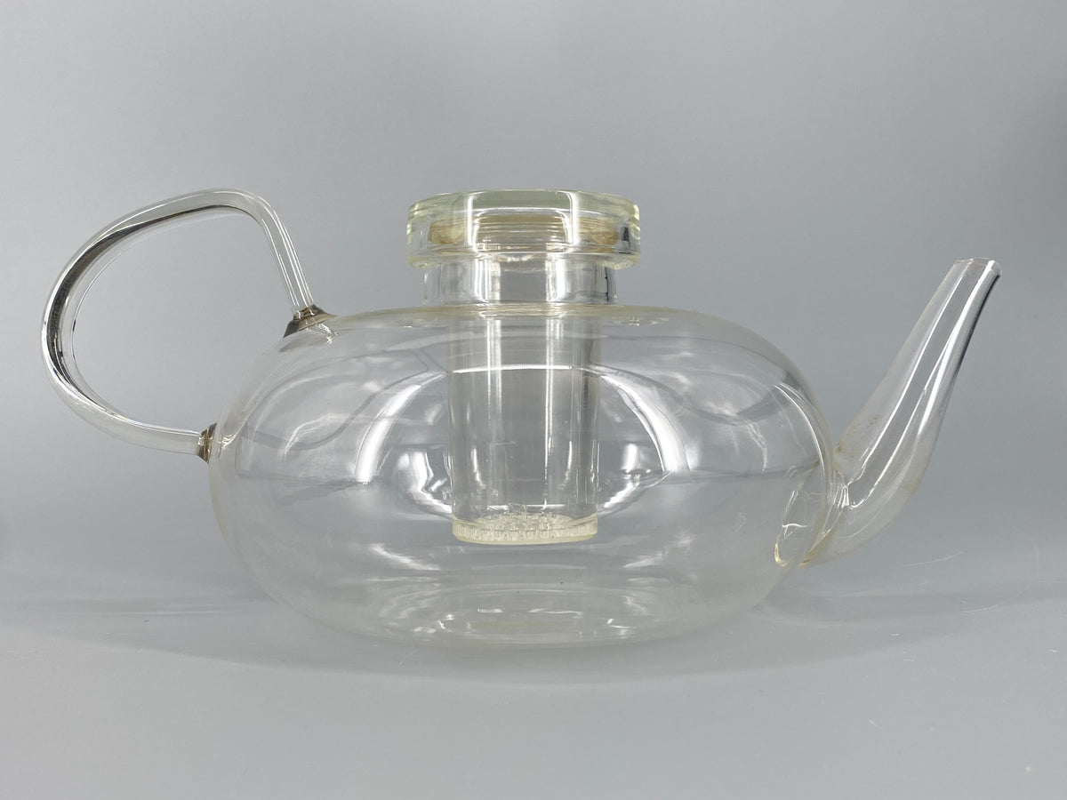 Teekanne mit Teesieb und Deckel von Wilhelm Wagenfeld (1900–1990), 1,5L, Jenaer Glas