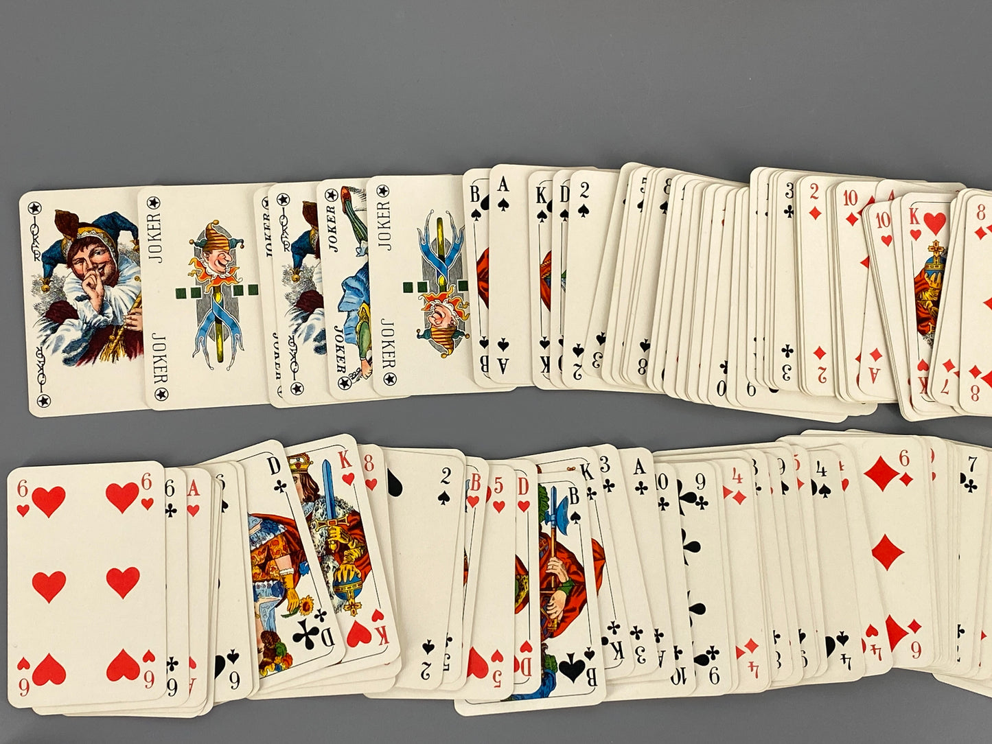 Spielkartenbox aus Holz mit Rommé Karten, Harz