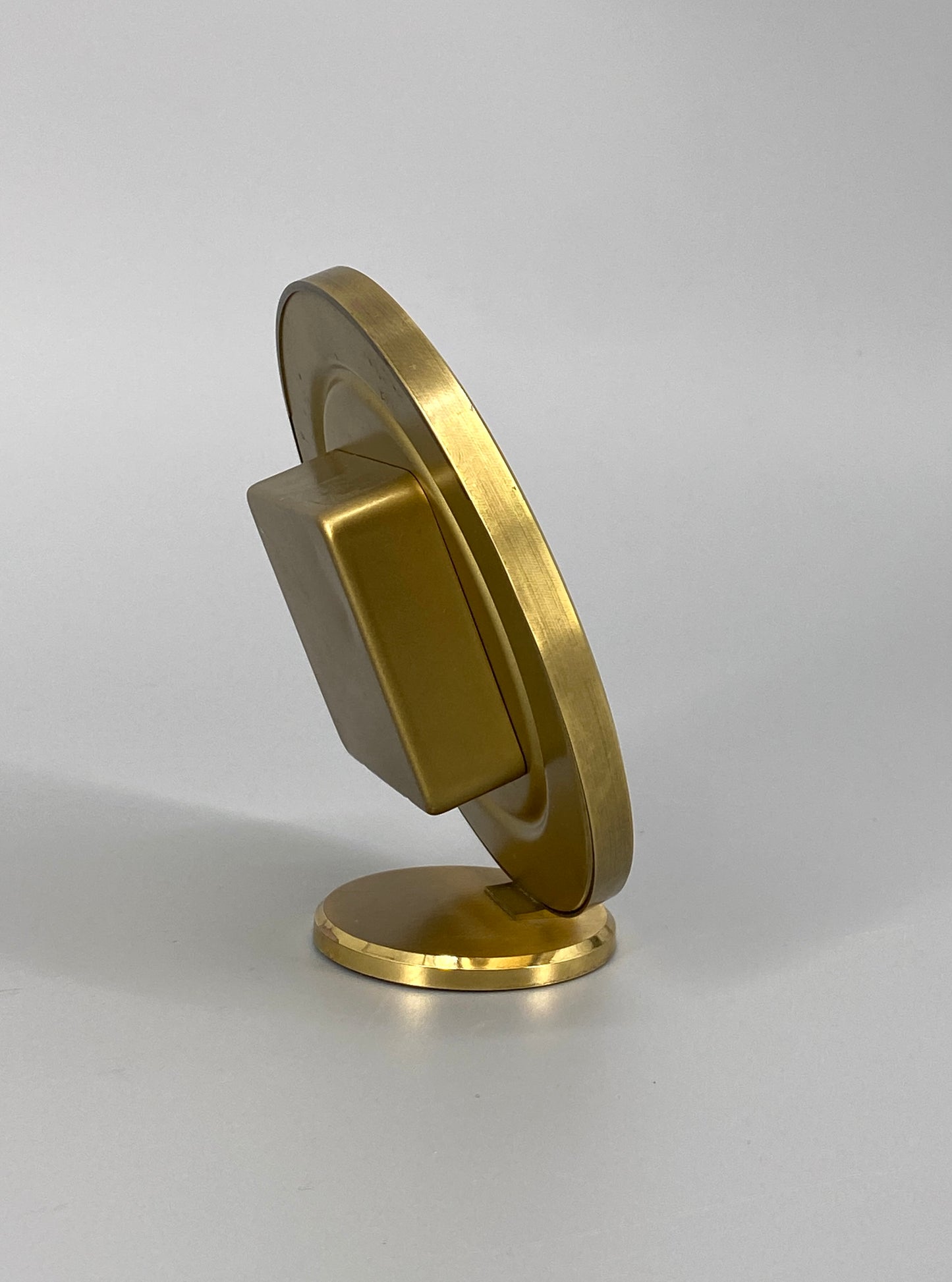goldene, runde Tischuhr von Junghans, Quartz Uhrwerk, 70er