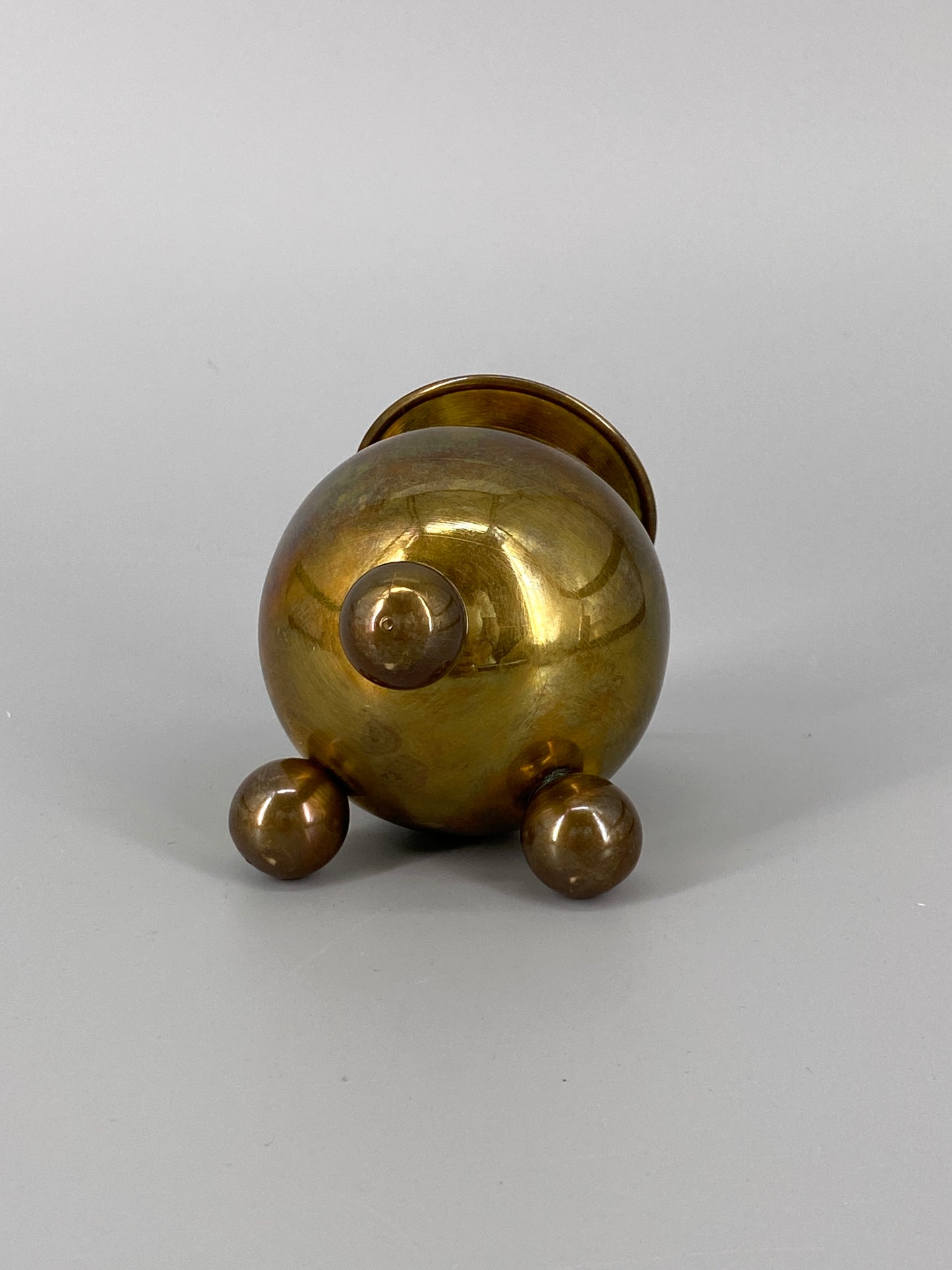 Kugelförmiger Kerzenhalter aus Messing, wird Gusum Bruk zugeschrieben, Schweden, 1960er