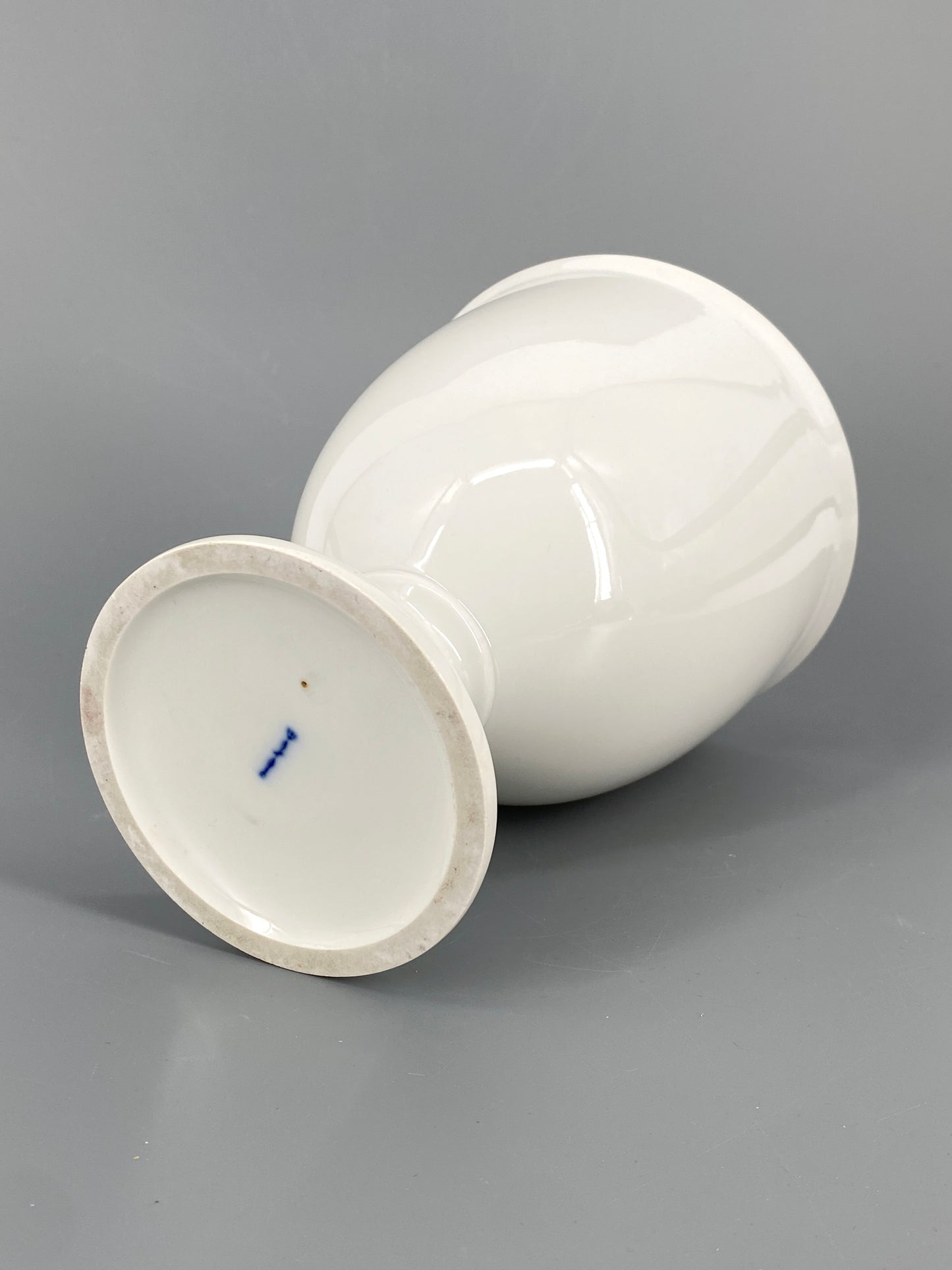 Pokalvase von KPM, Entwurf Johannes Henke, 3. Wahl, 1971