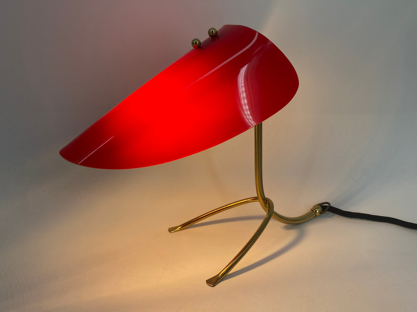 Mid Century Design Tisch, oder Wandlampe aus Messing und Acrylglas, 1950er