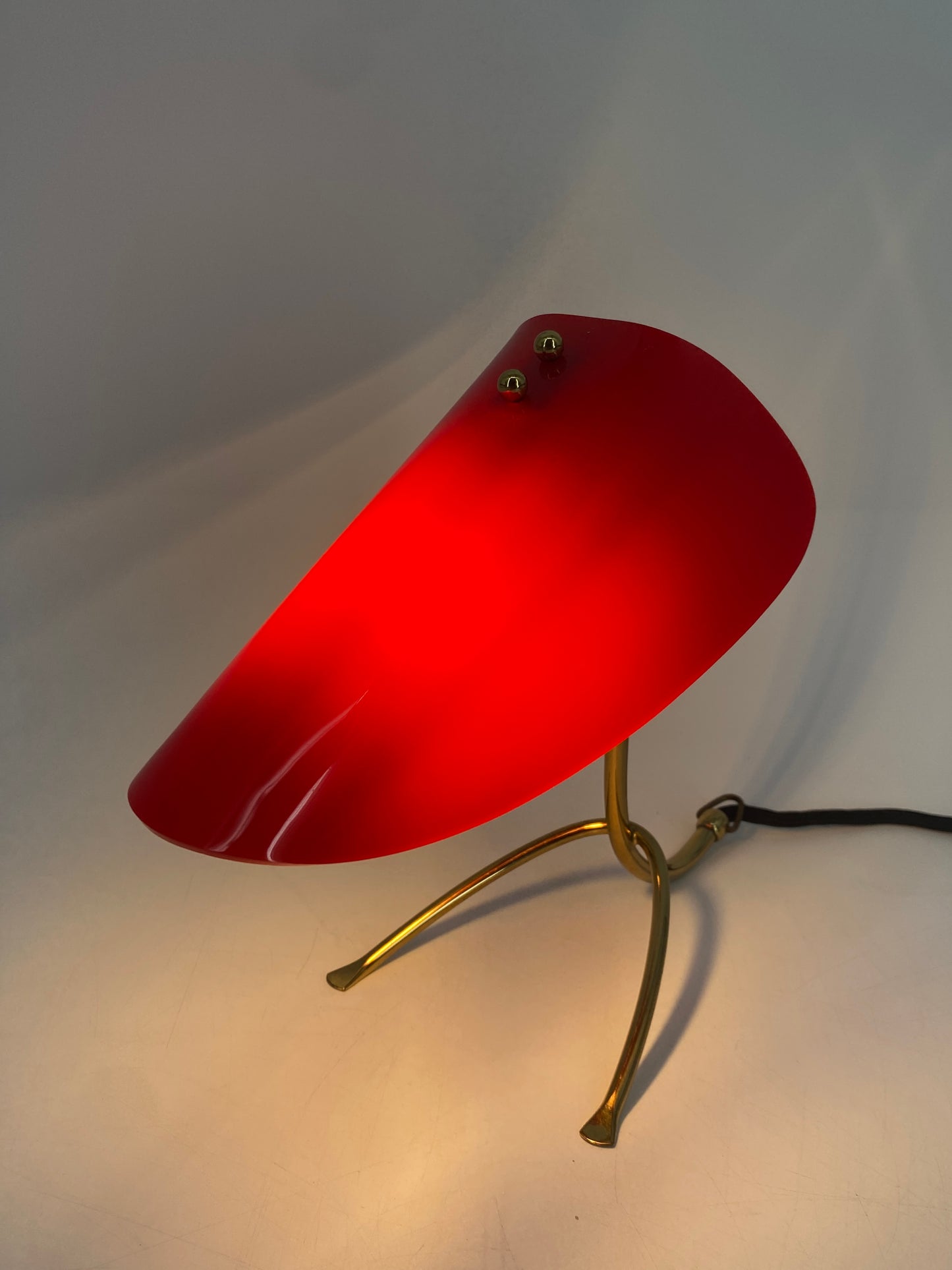 Mid Century Design Tisch, oder Wandlampe aus Messing und Acrylglas, 1950er