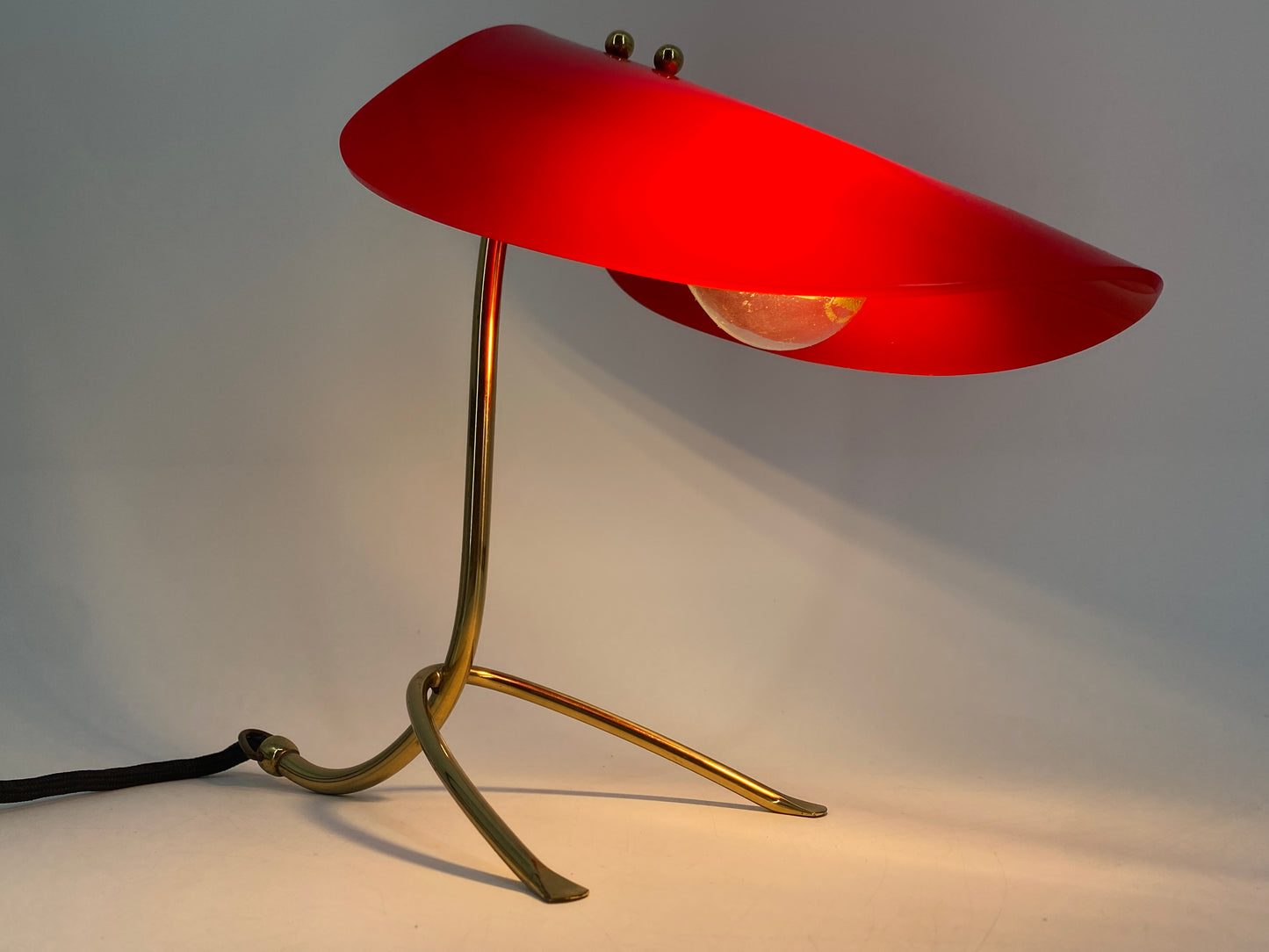 Mid Century Design Tisch, oder Wandlampe aus Messing und Acrylglas, 1950er